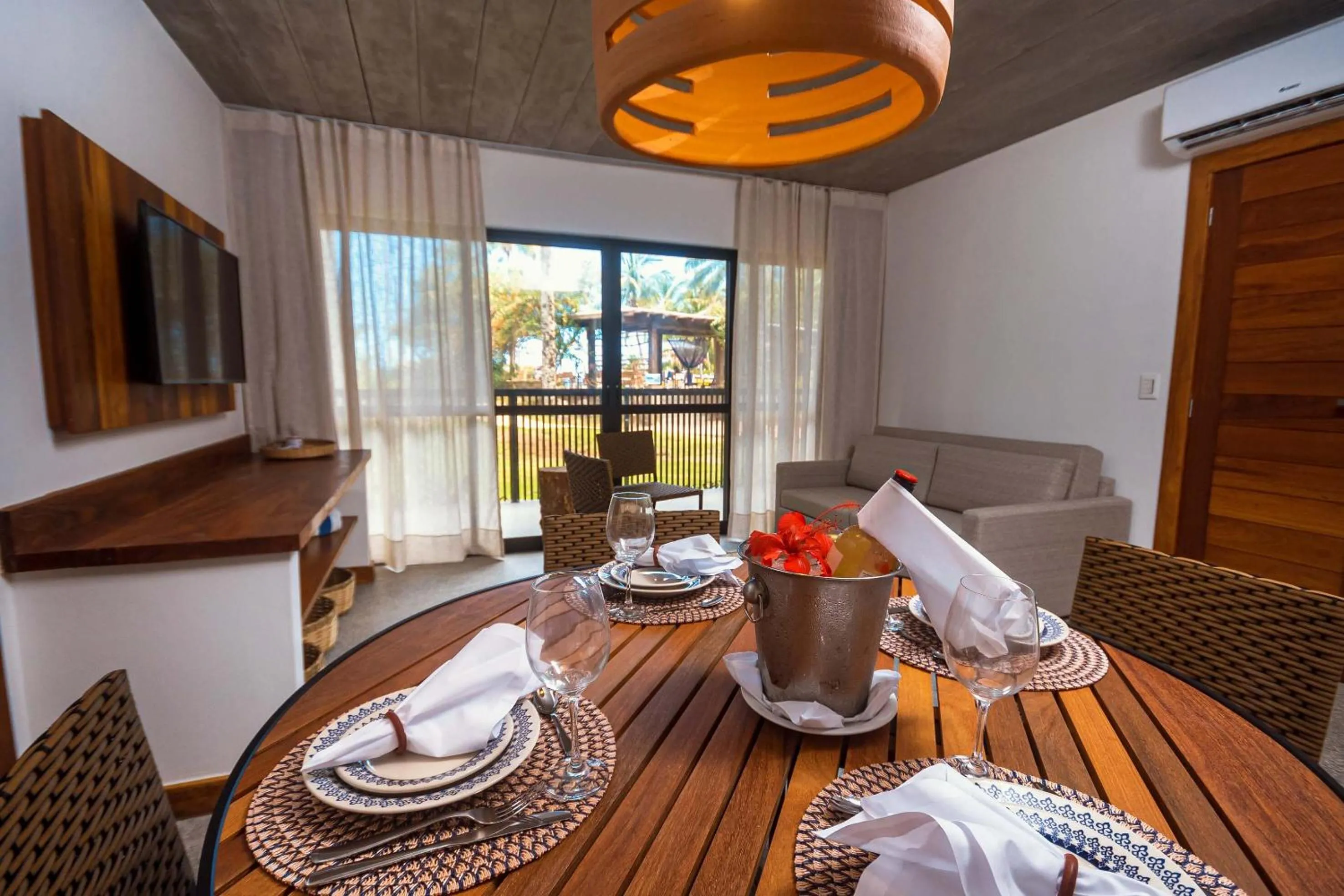 TV and multimedia in Aldeia do Mar Sensorial Hotel