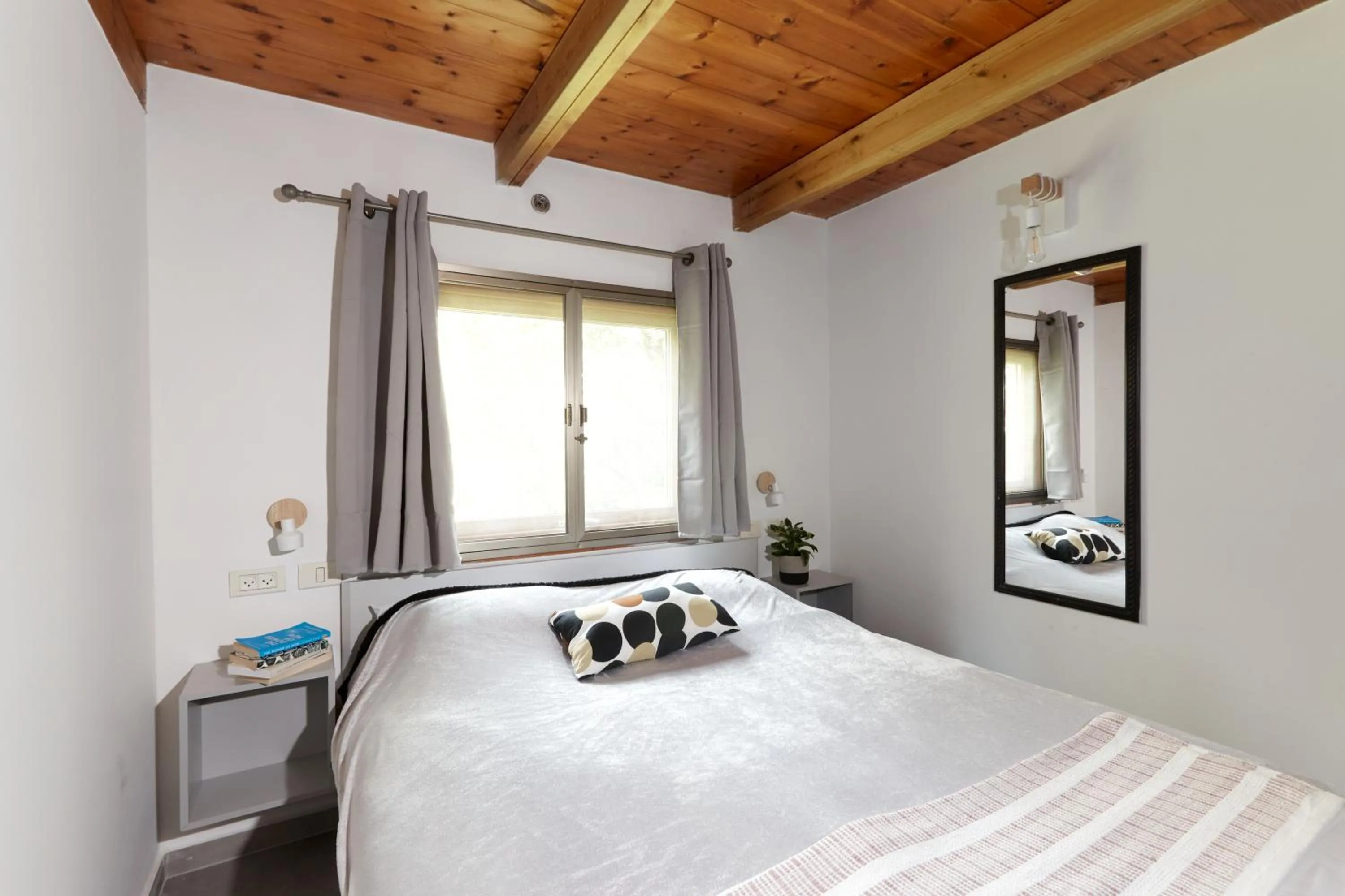 Bedroom, Bed in Zohar Badeshe