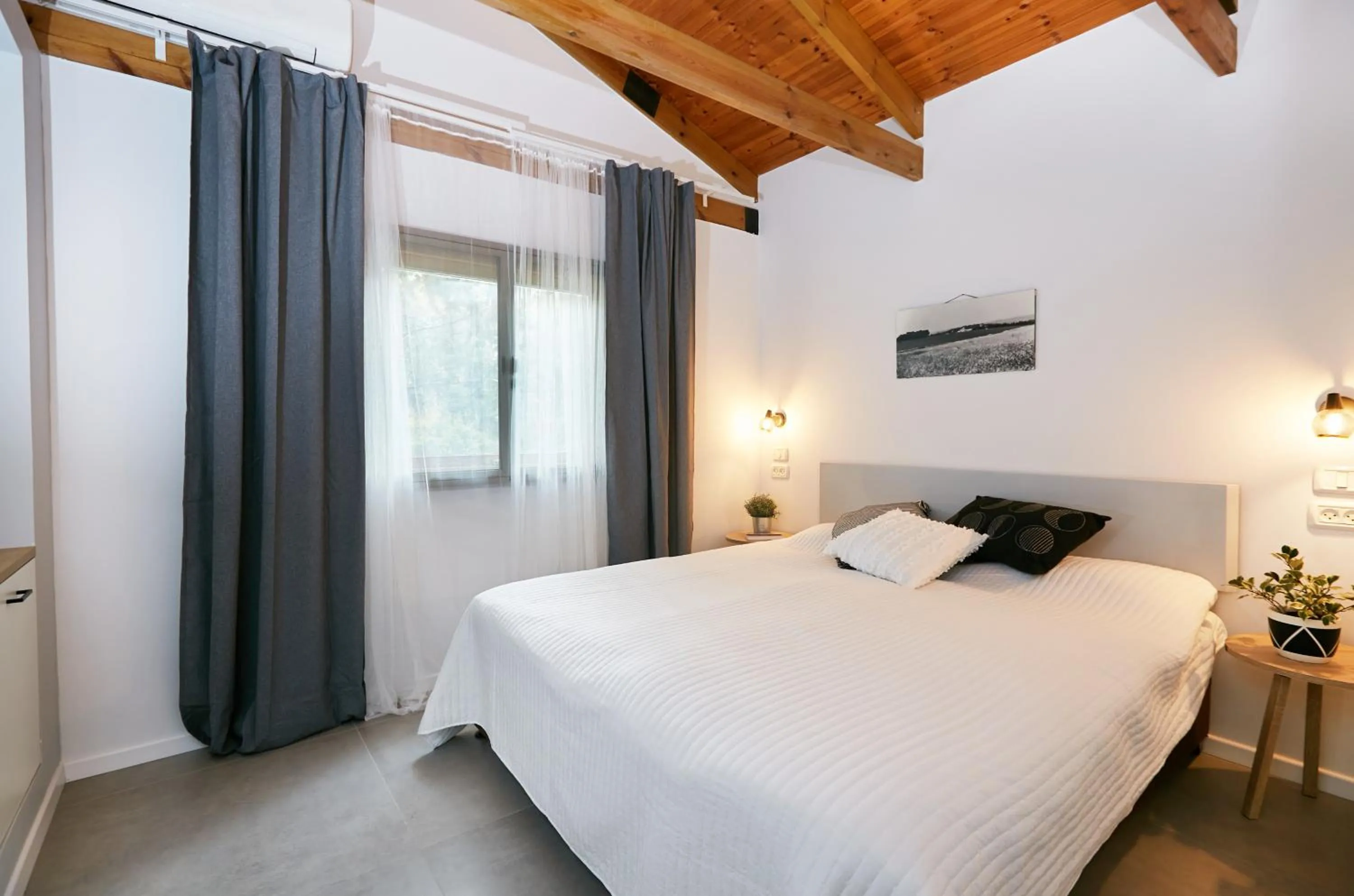 Bedroom, Bed in Zohar Badeshe