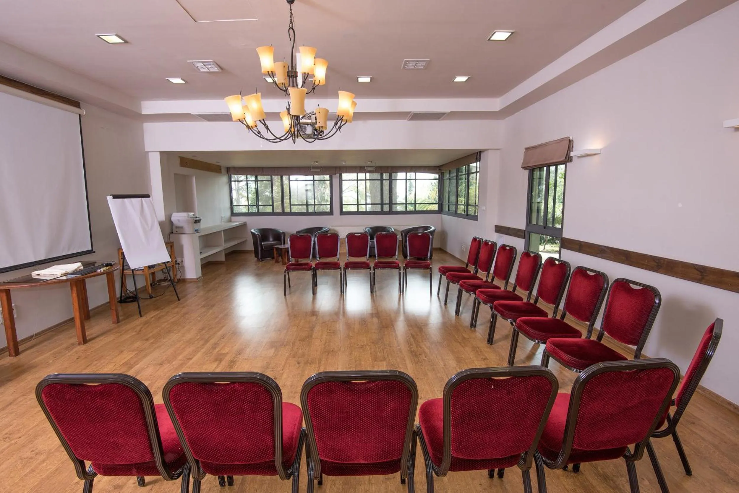Meeting/conference room in Zohar Badeshe