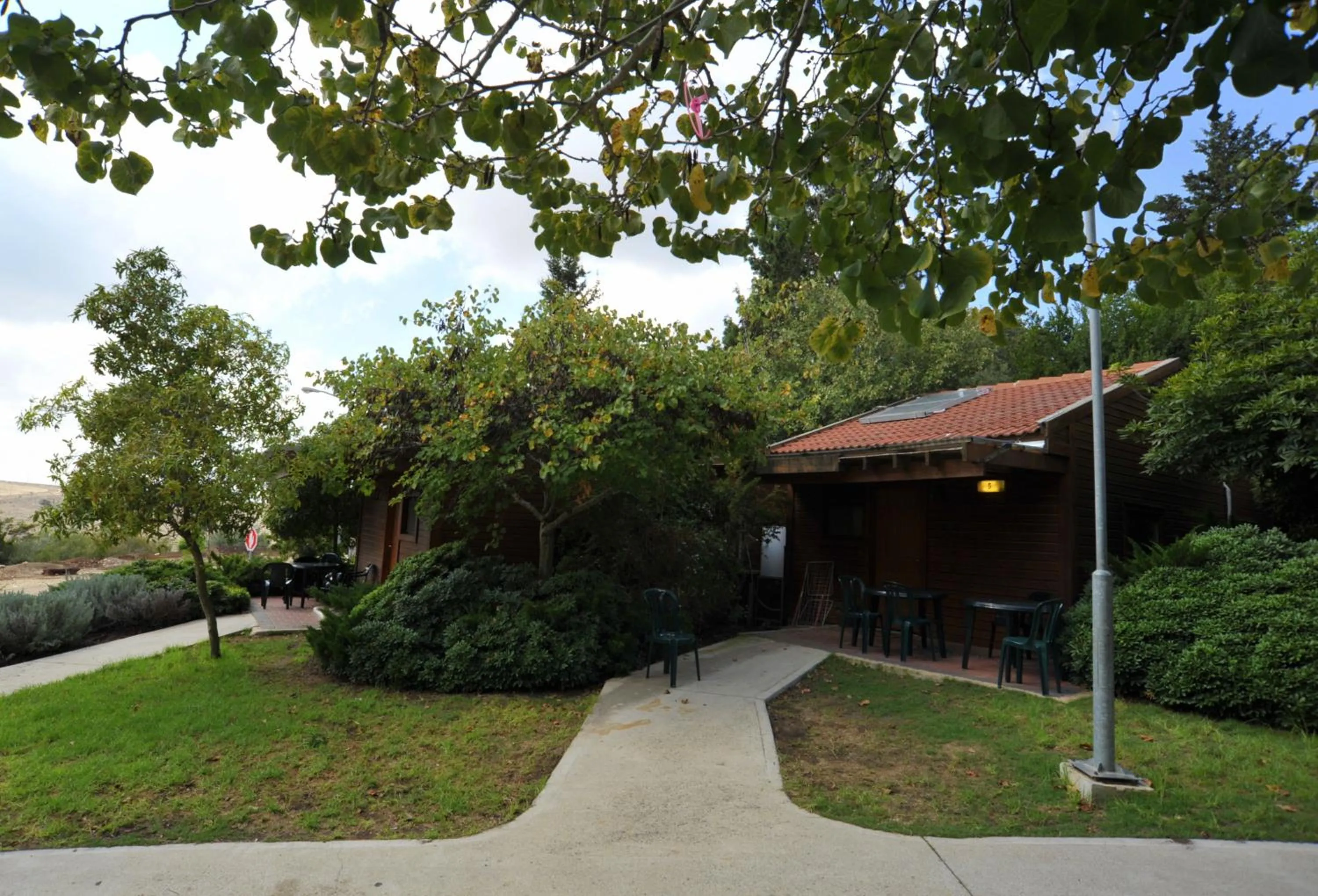 Facade/entrance in Zohar Badeshe