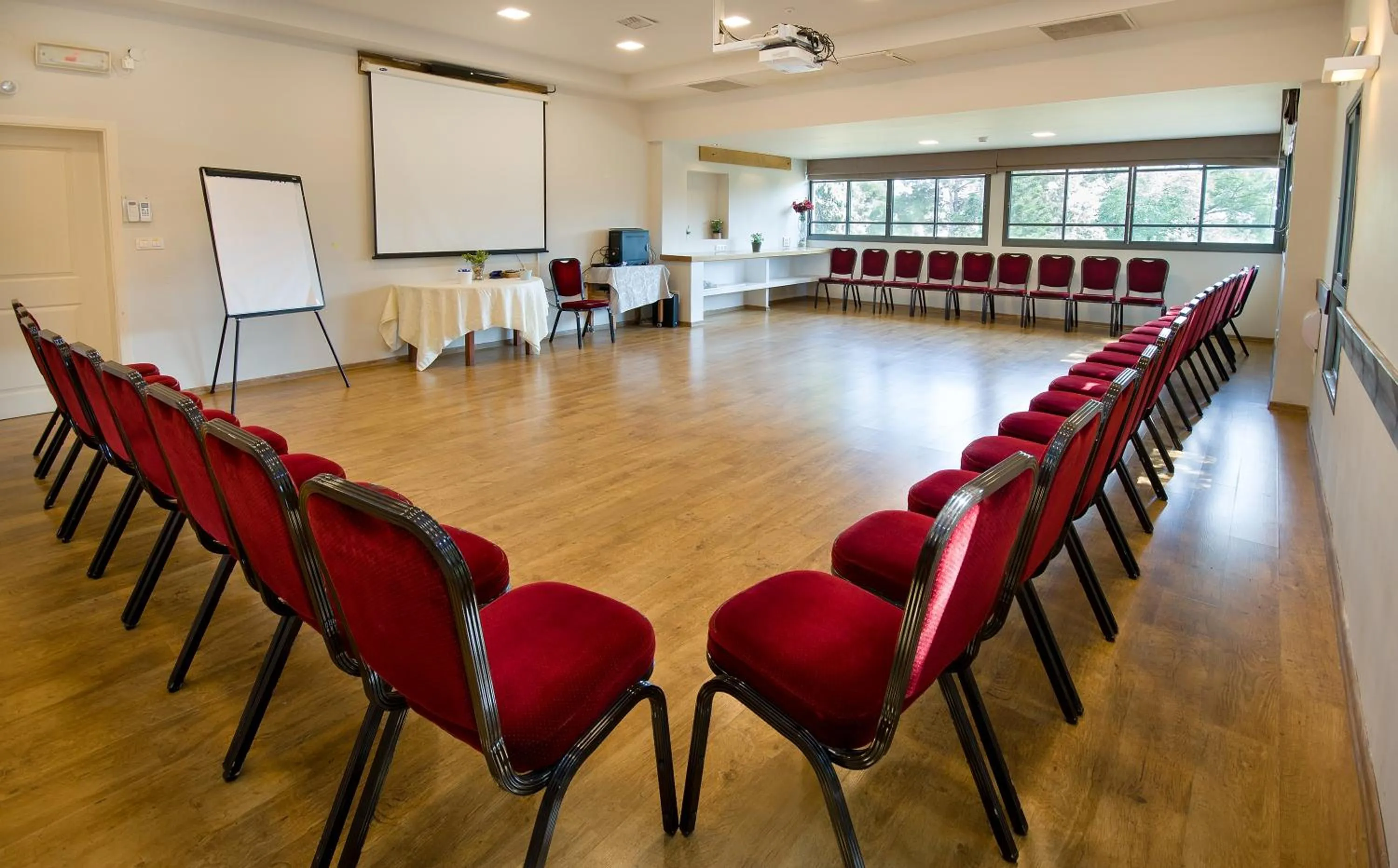 Meeting/conference room in Zohar Badeshe