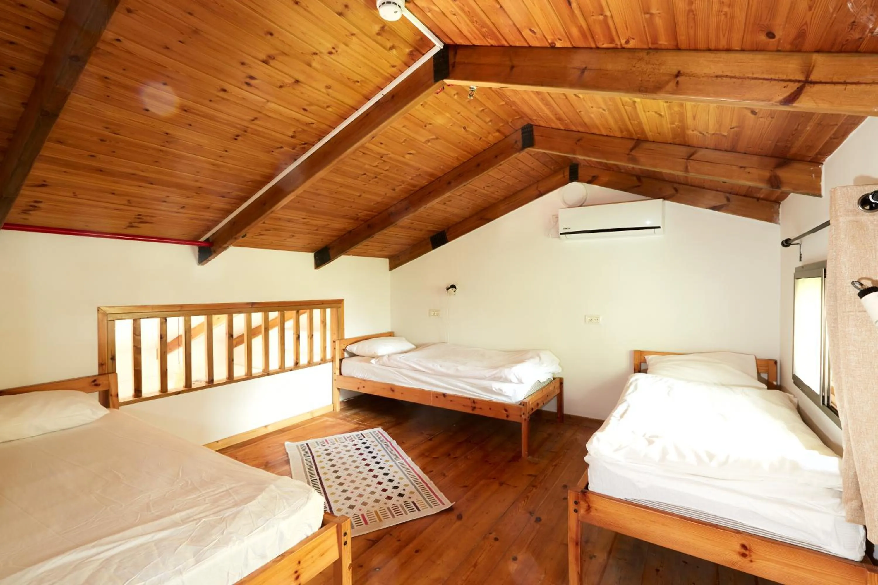 Bedroom, Bed in Zohar Badeshe