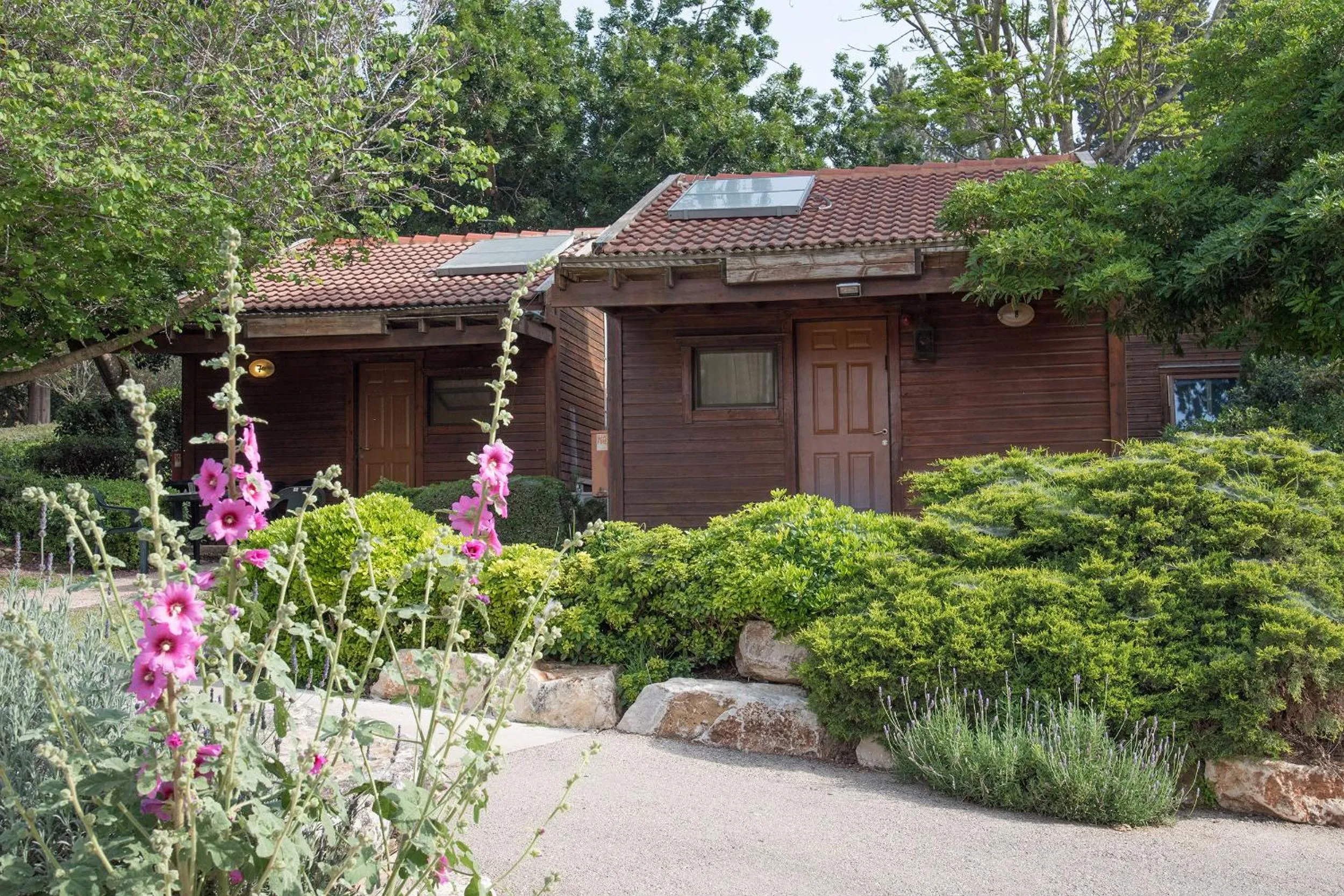 Facade/entrance in Zohar Badeshe
