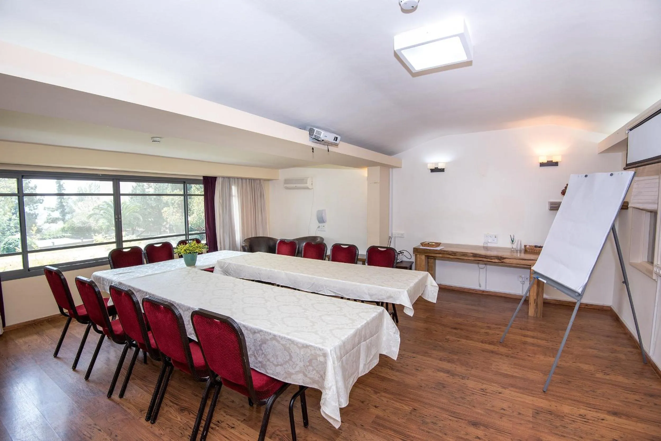 Meeting/conference room in Zohar Badeshe