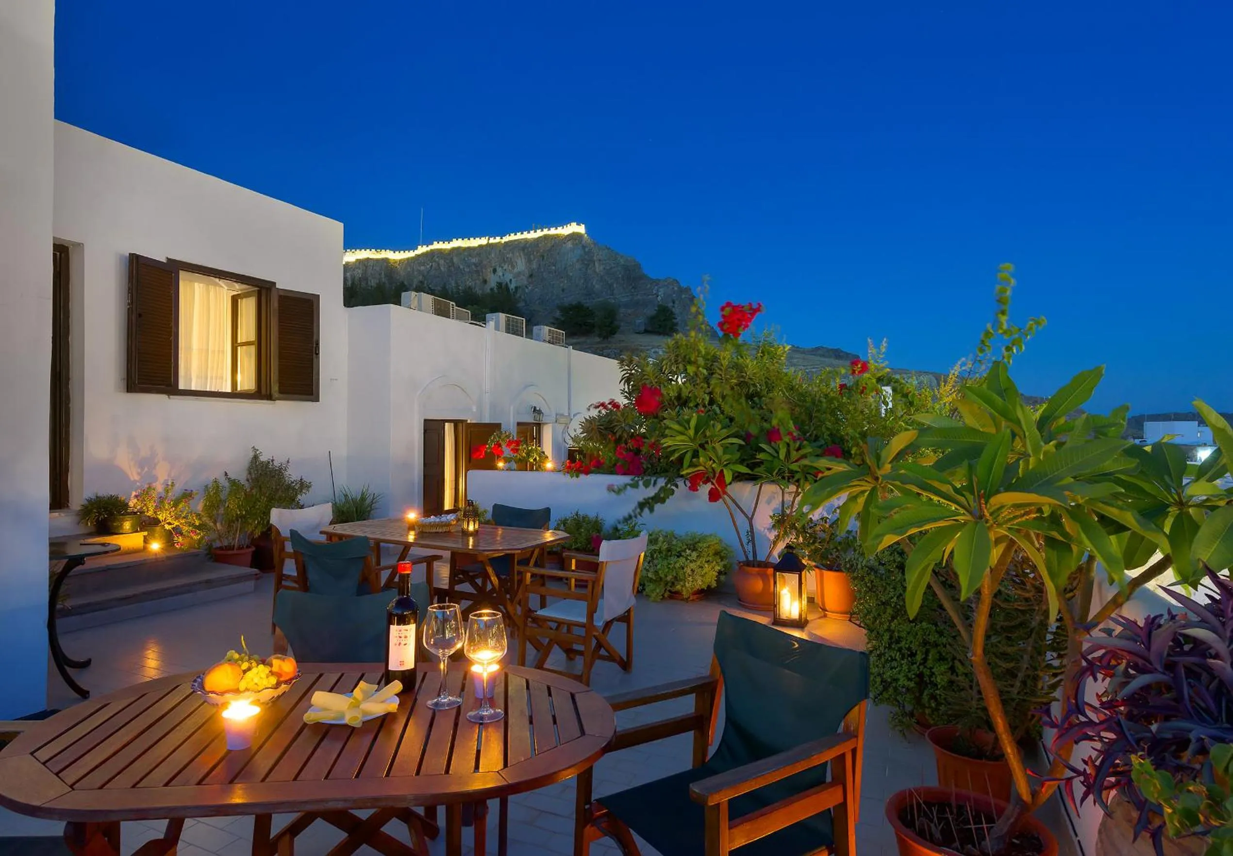 Night in Erato Apartments