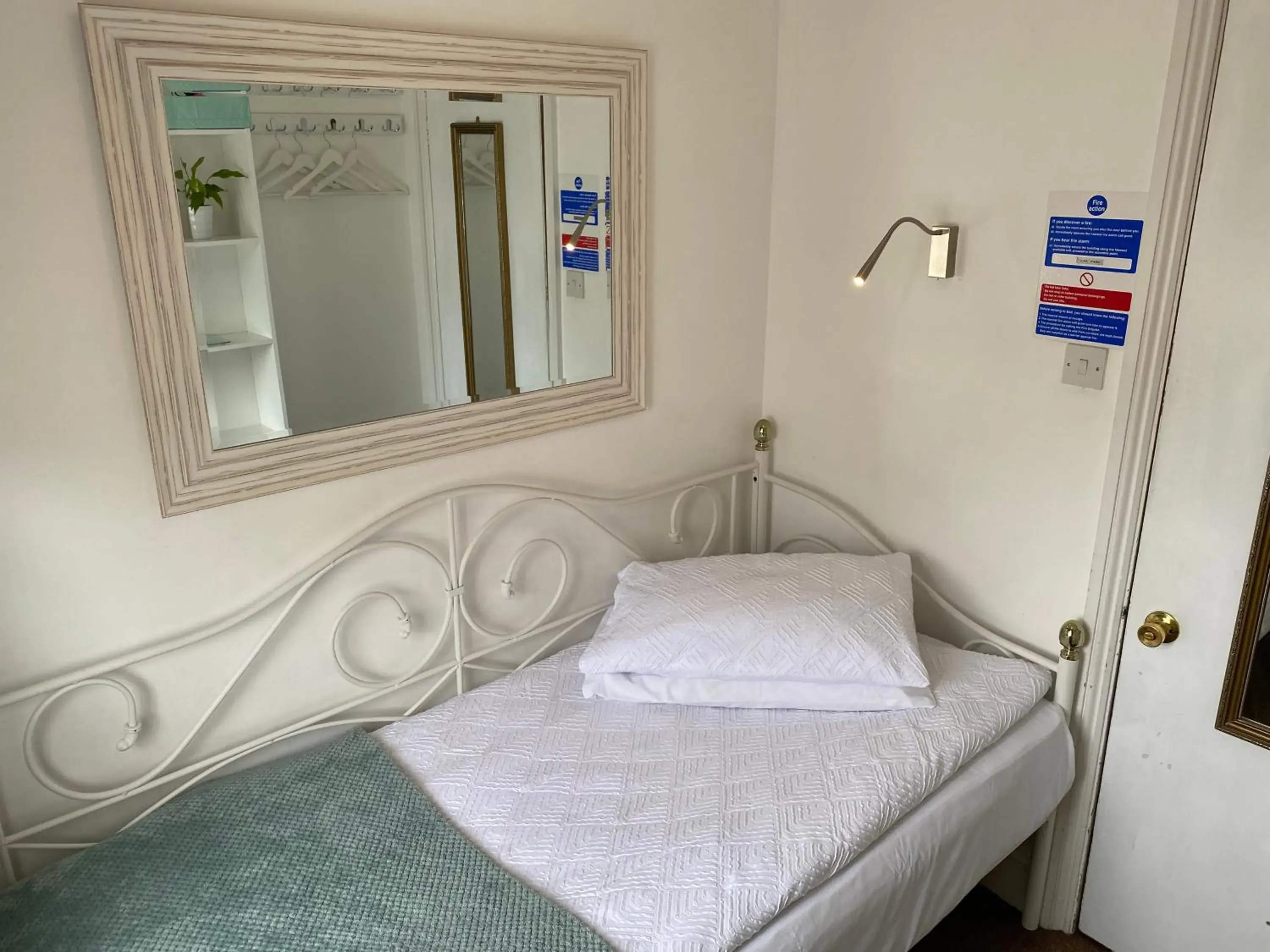 Single Room - single occupancy in A & B Guest House Cambridge Ltd Single Room - single occupancy in A & B Guest House Cambridge Ltd