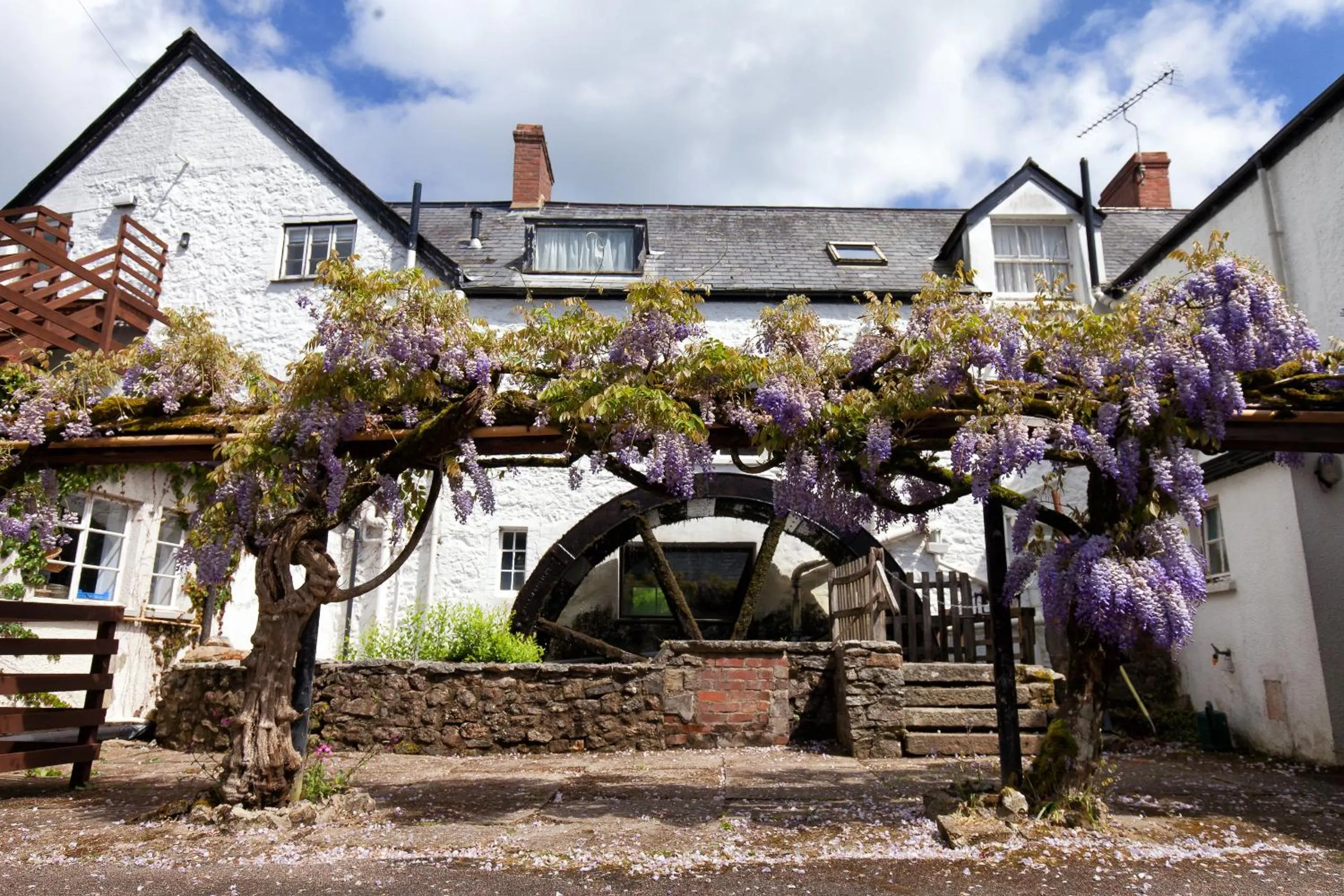Property building in Mill End Hotel