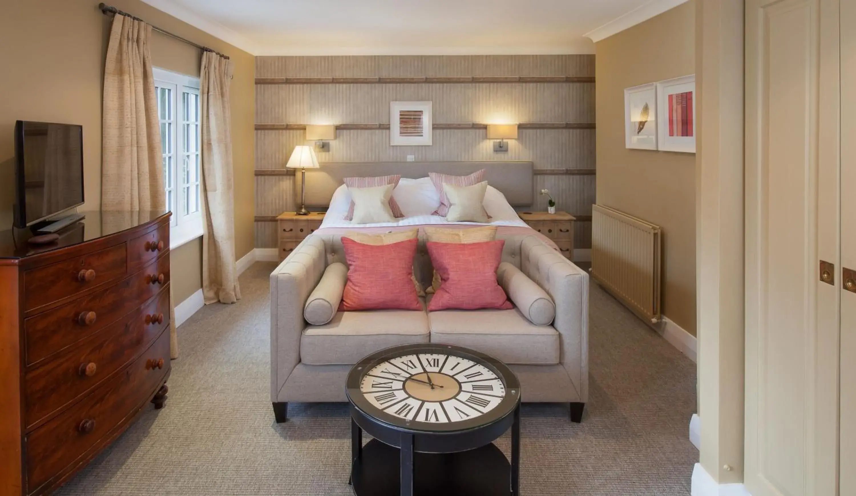 Superior King Room - single occupancy in Mill End Hotel Superior King Room - single occupancy in Mill End Hotel