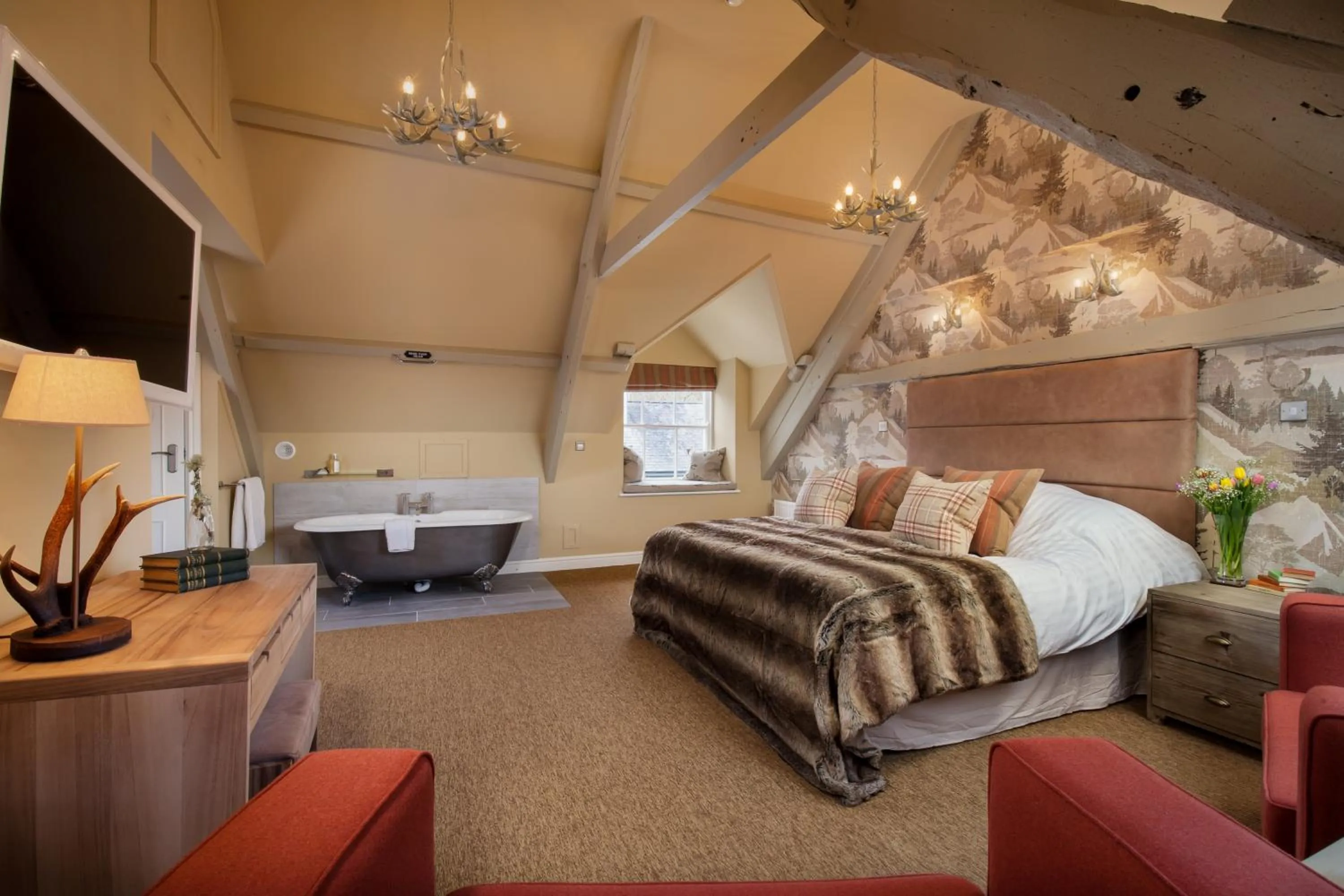 Bed in Mill End Hotel