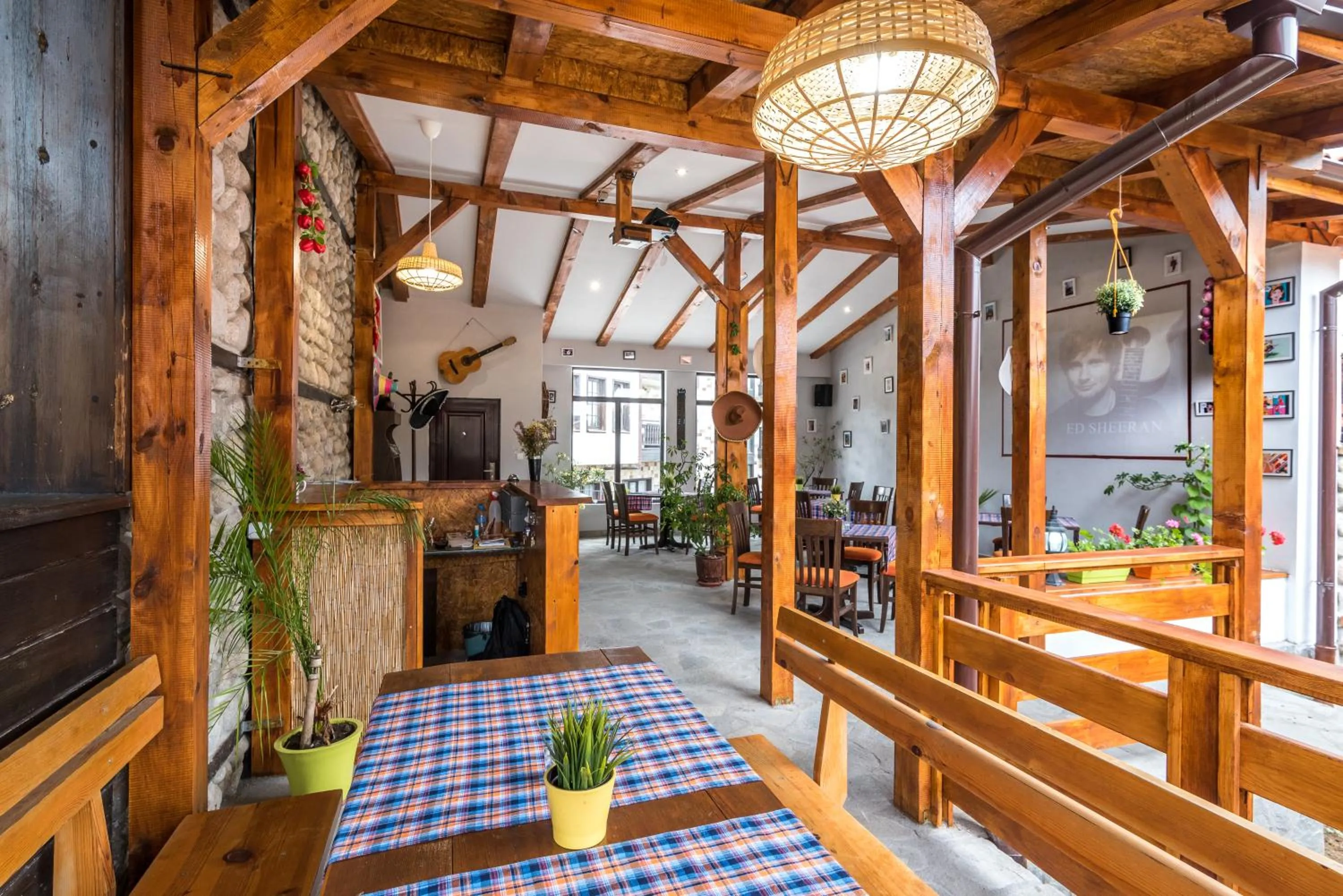 Restaurant/places to eat in Hotel Ida