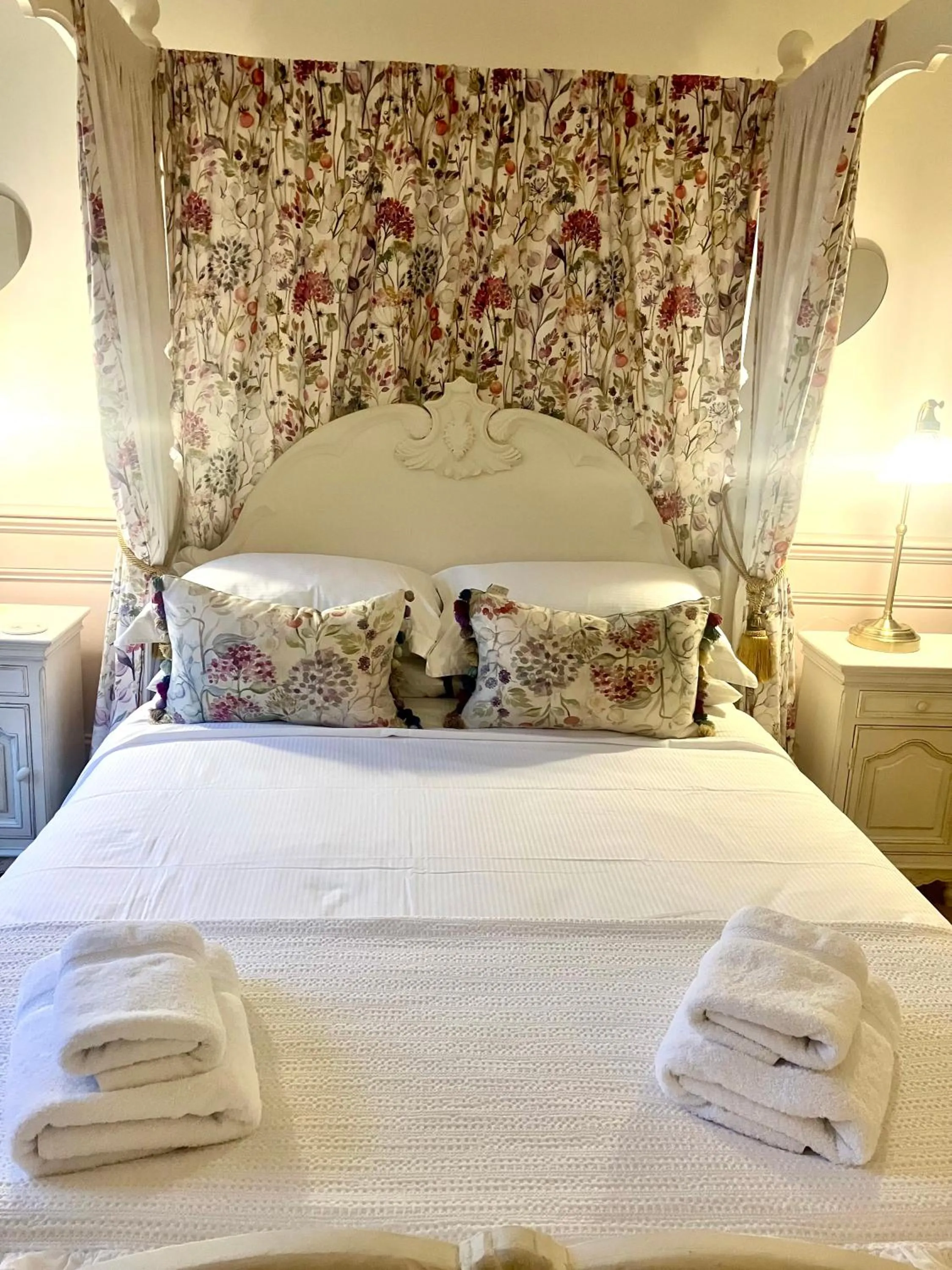 Bed in Storrs Gate House