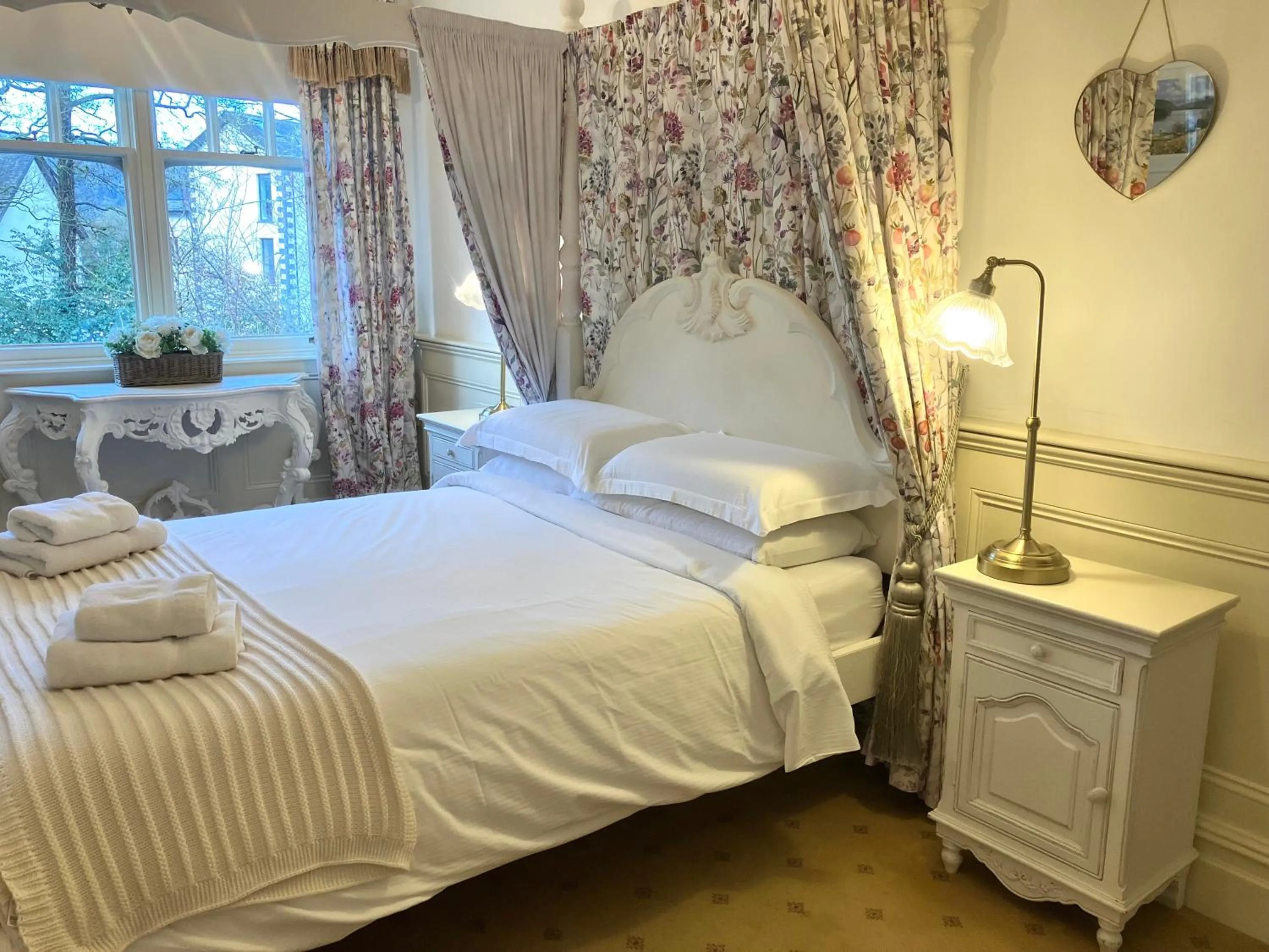 Bed in Storrs Gate House