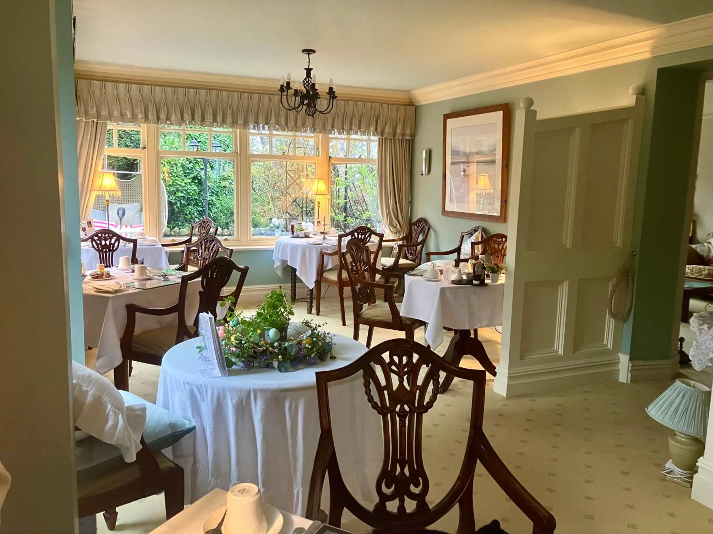 Restaurant/places to eat in Storrs Gate House