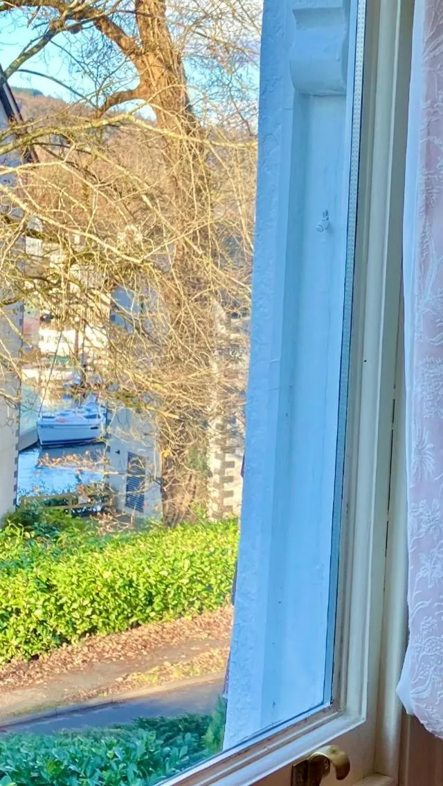 Spring in Storrs Gate House