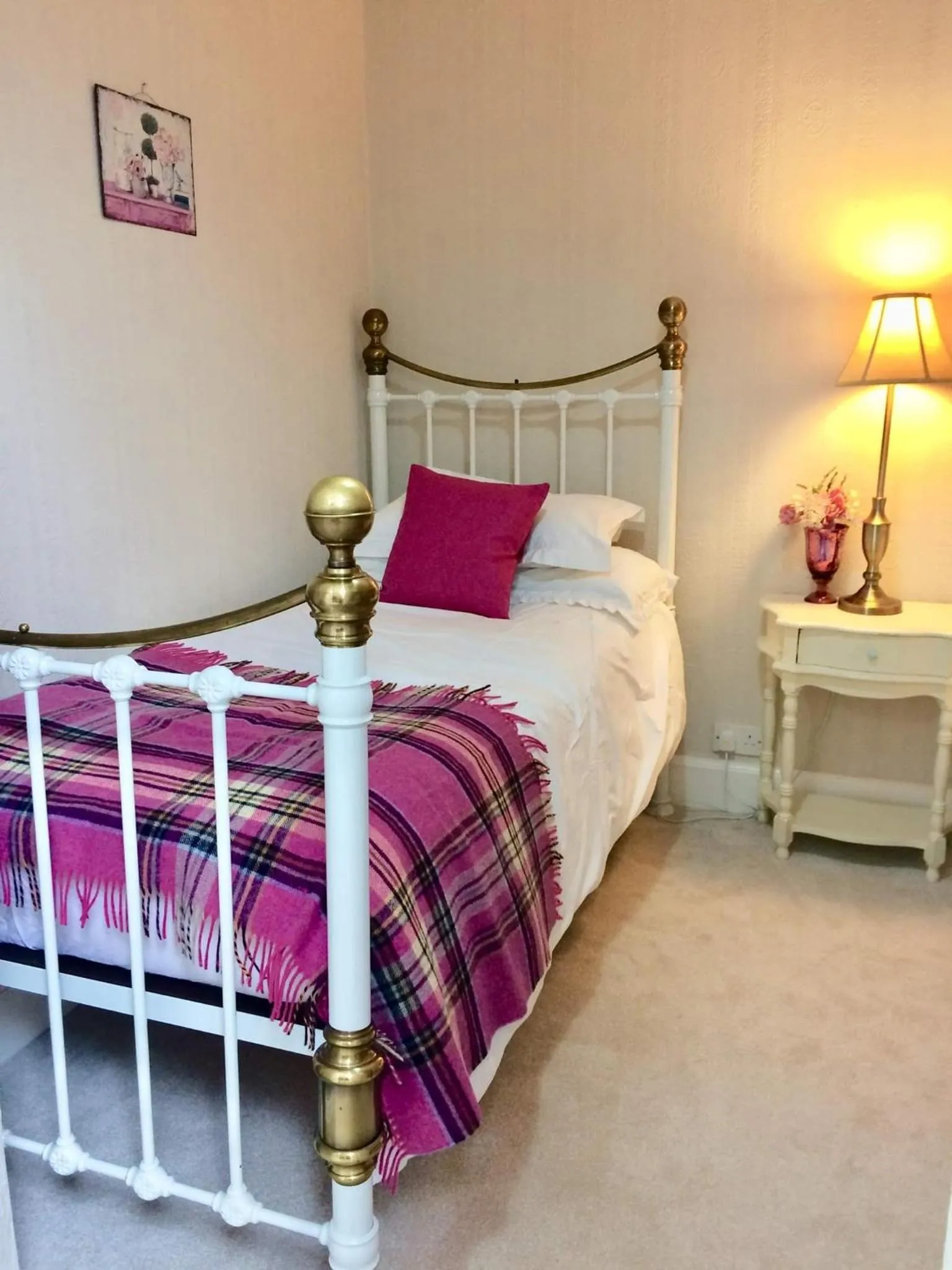 Bed in Storrs Gate House