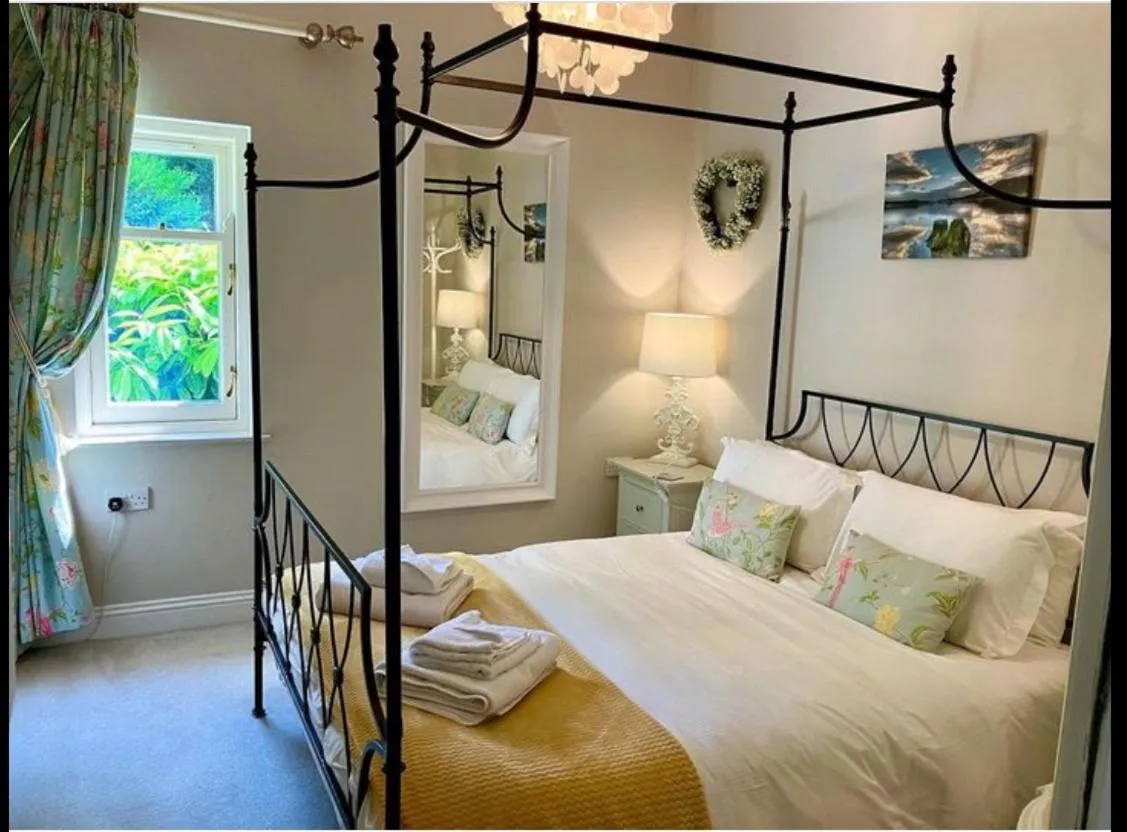 Bed in Storrs Gate House