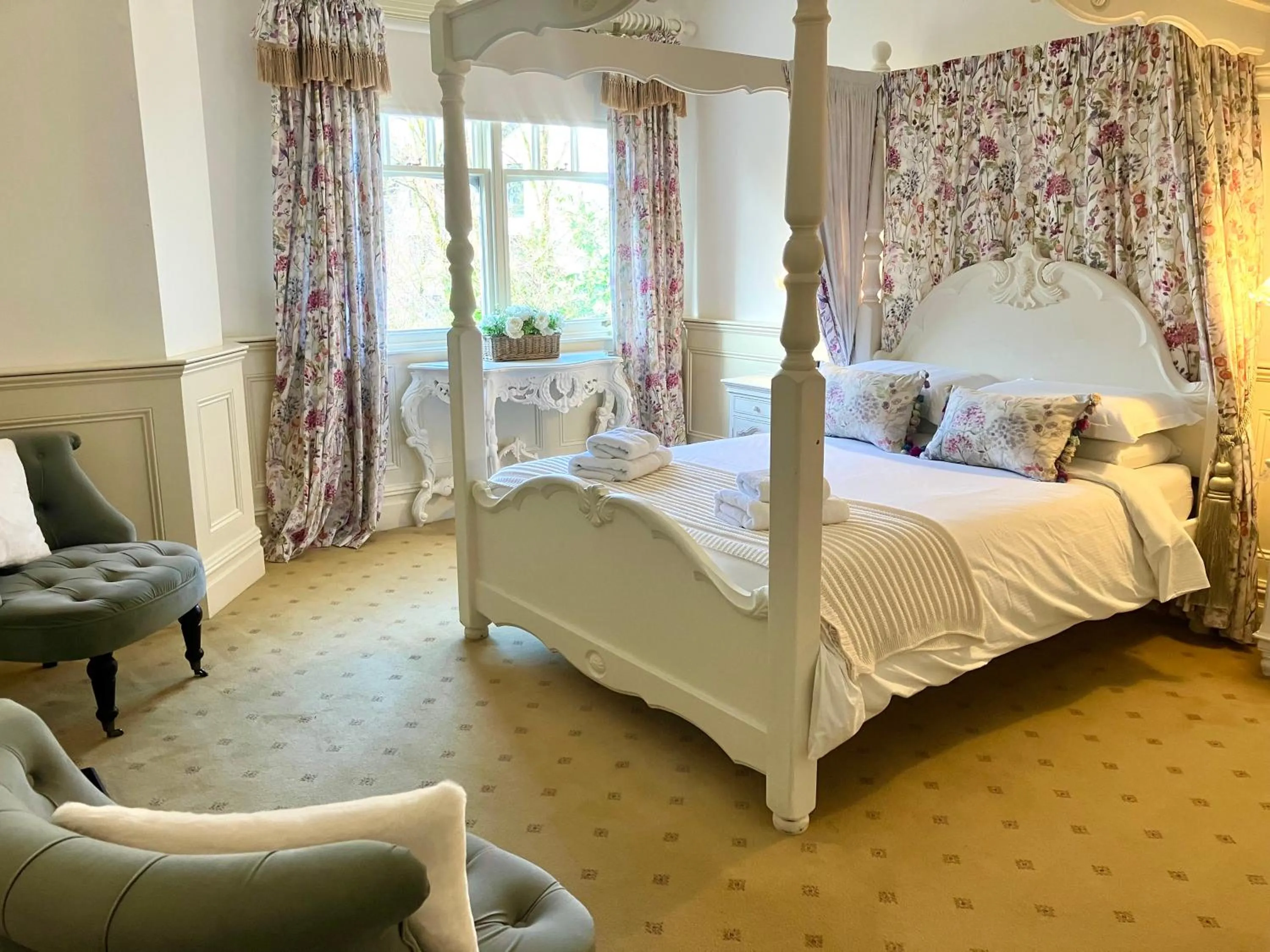 Bed in Storrs Gate House