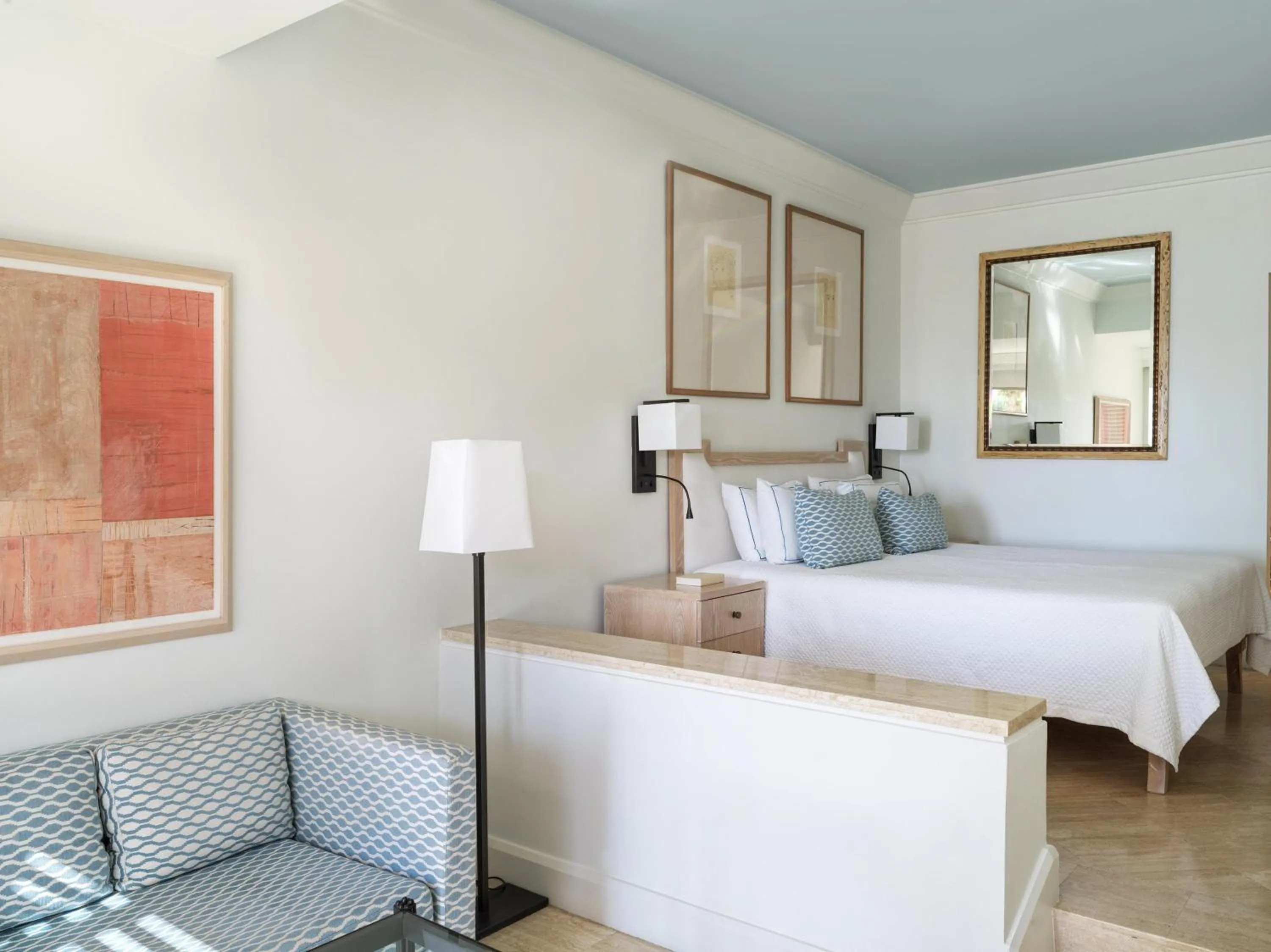 Photo of the whole room, Bed in Annabelle