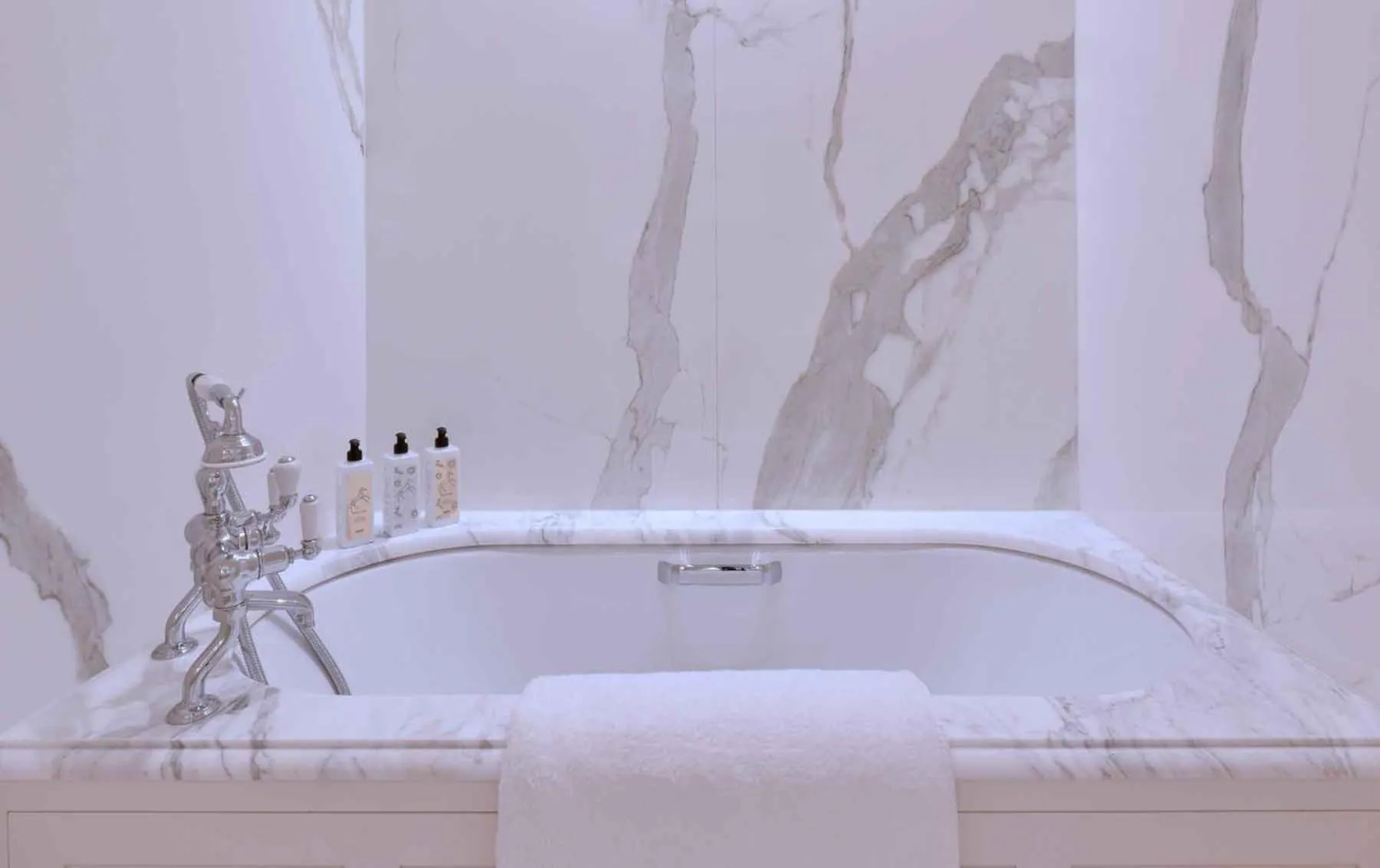 Bath in Cashel Palace Hotel