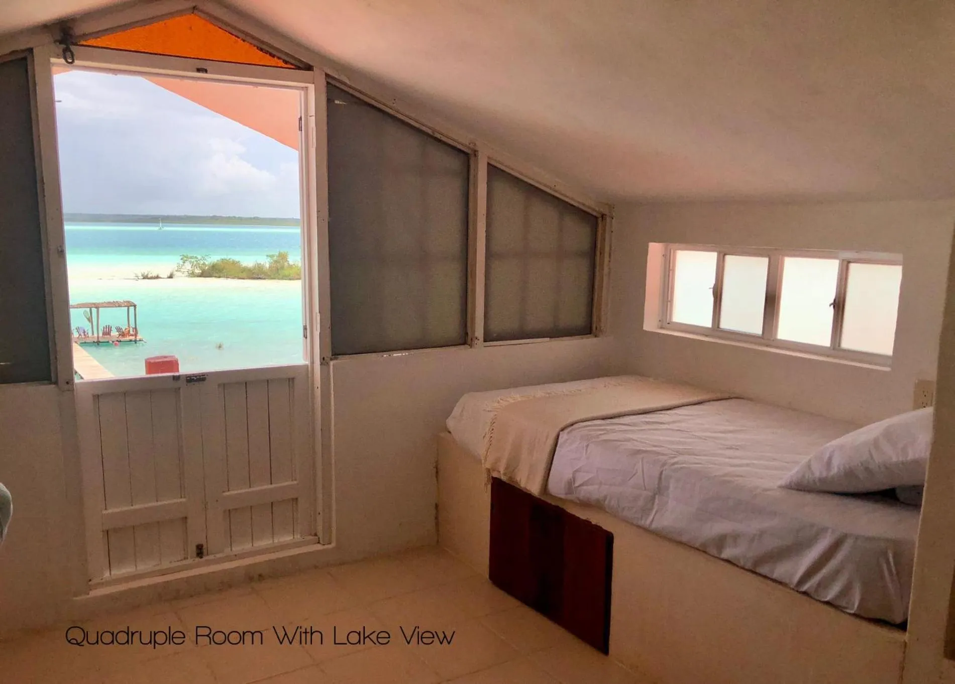 Lake view, Bed in Hotel CasaBakal - A pie de Laguna - Bacalar