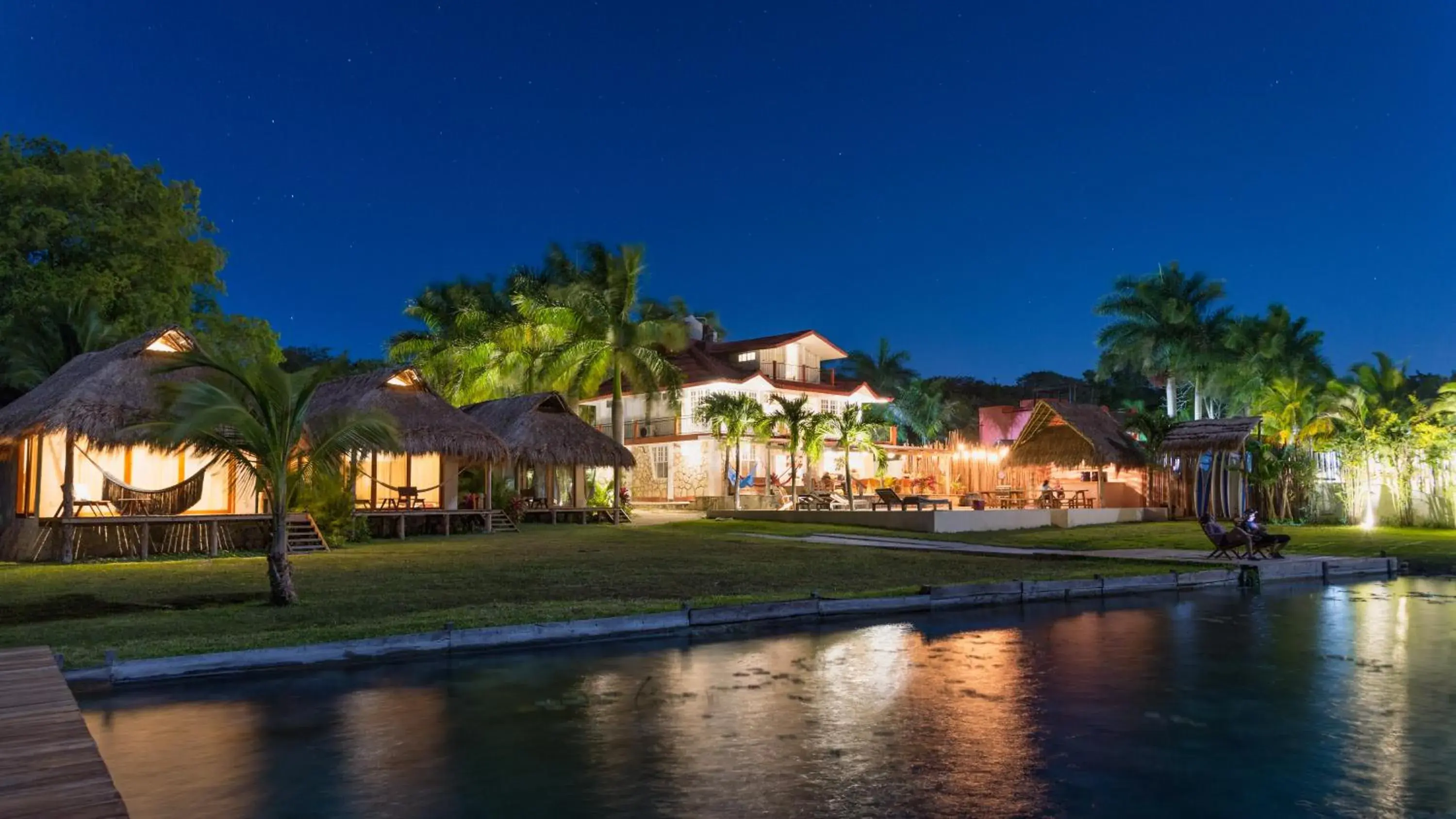 Property building in Hotel CasaBakal - A pie de Laguna - Bacalar Property building in Hotel CasaBakal - A pie de Laguna - Bacalar