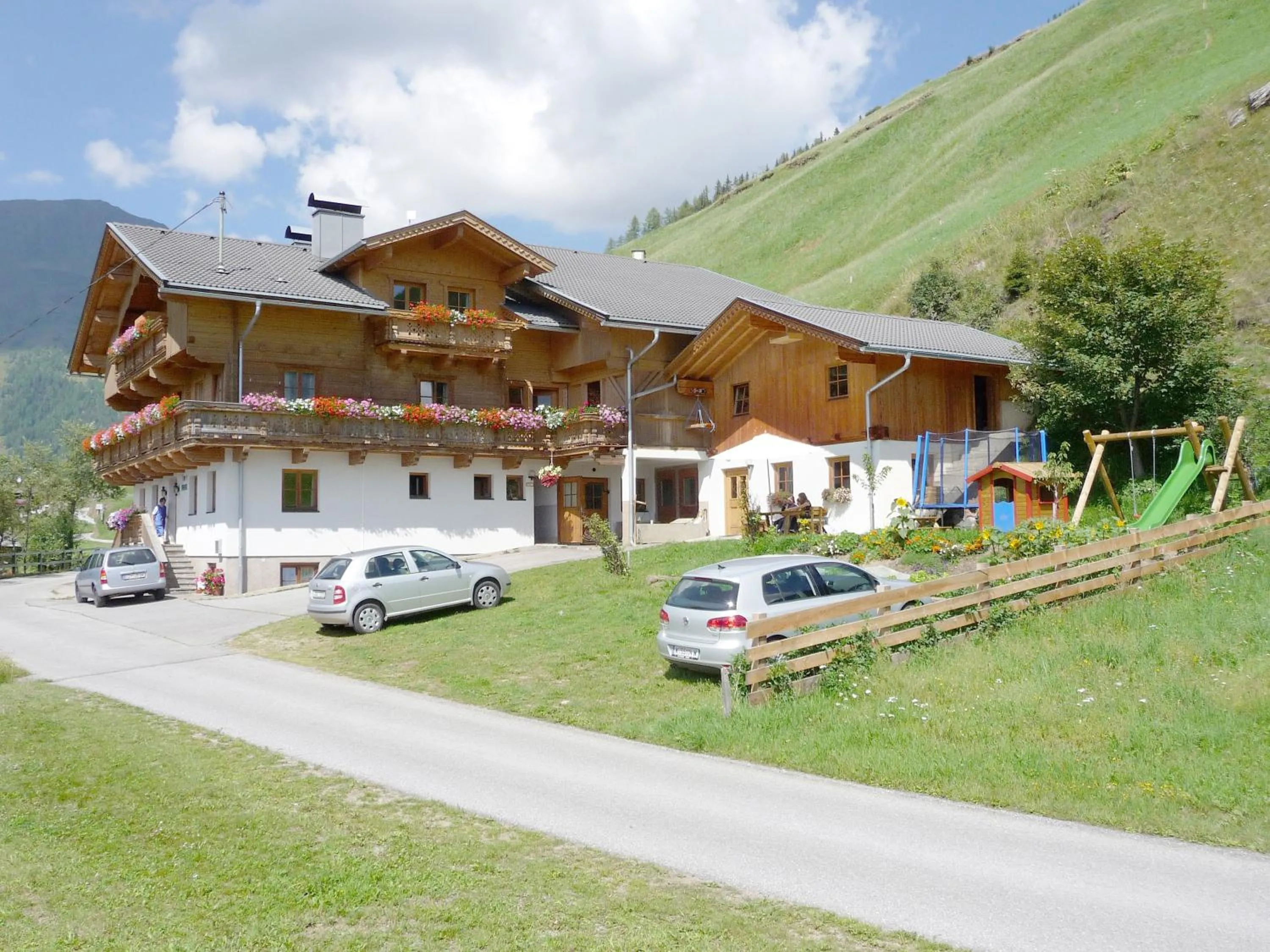 Facade/entrance in Apartmenthaus Gutwenger