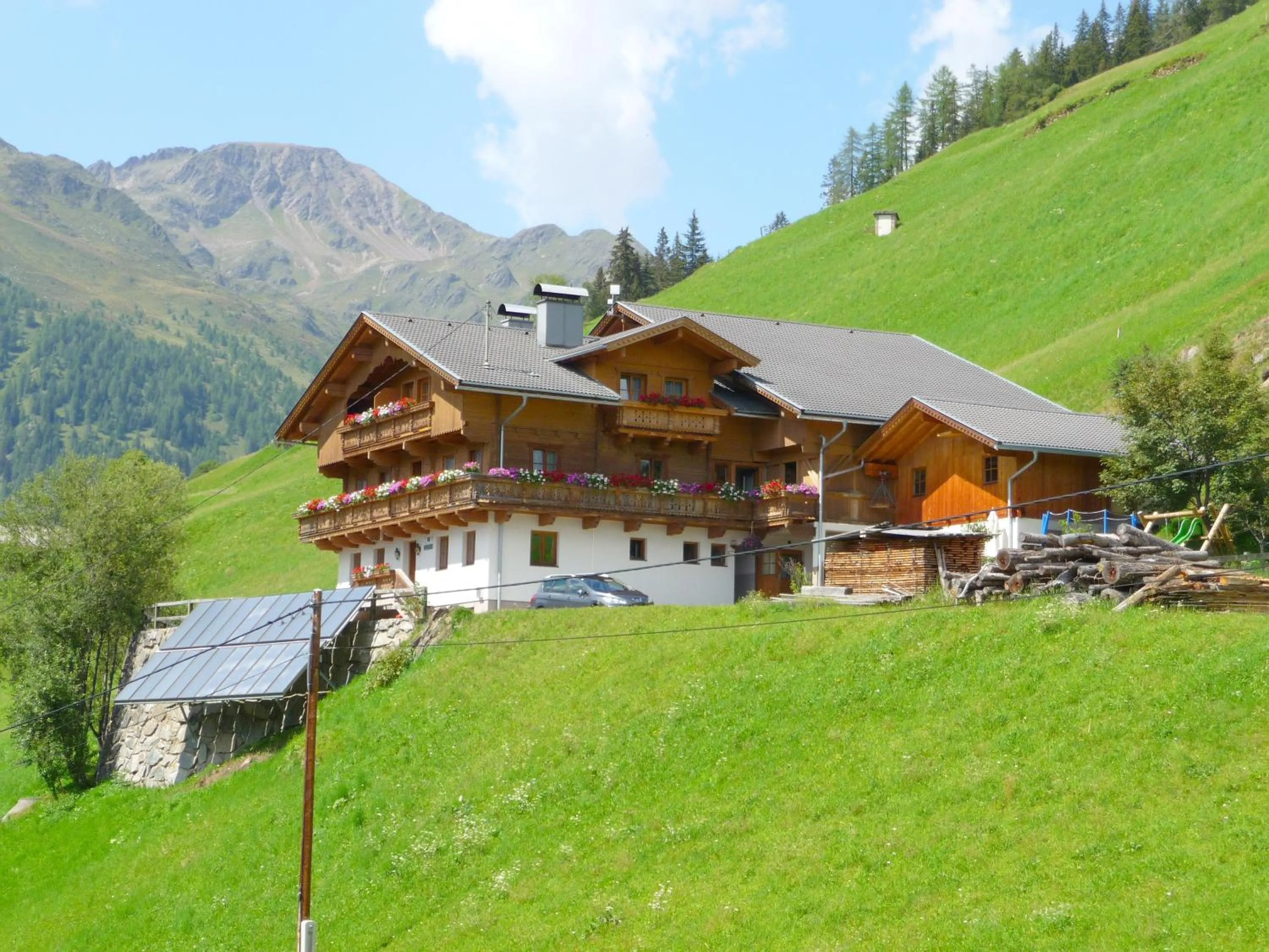 Property building in Apartmenthaus Gutwenger