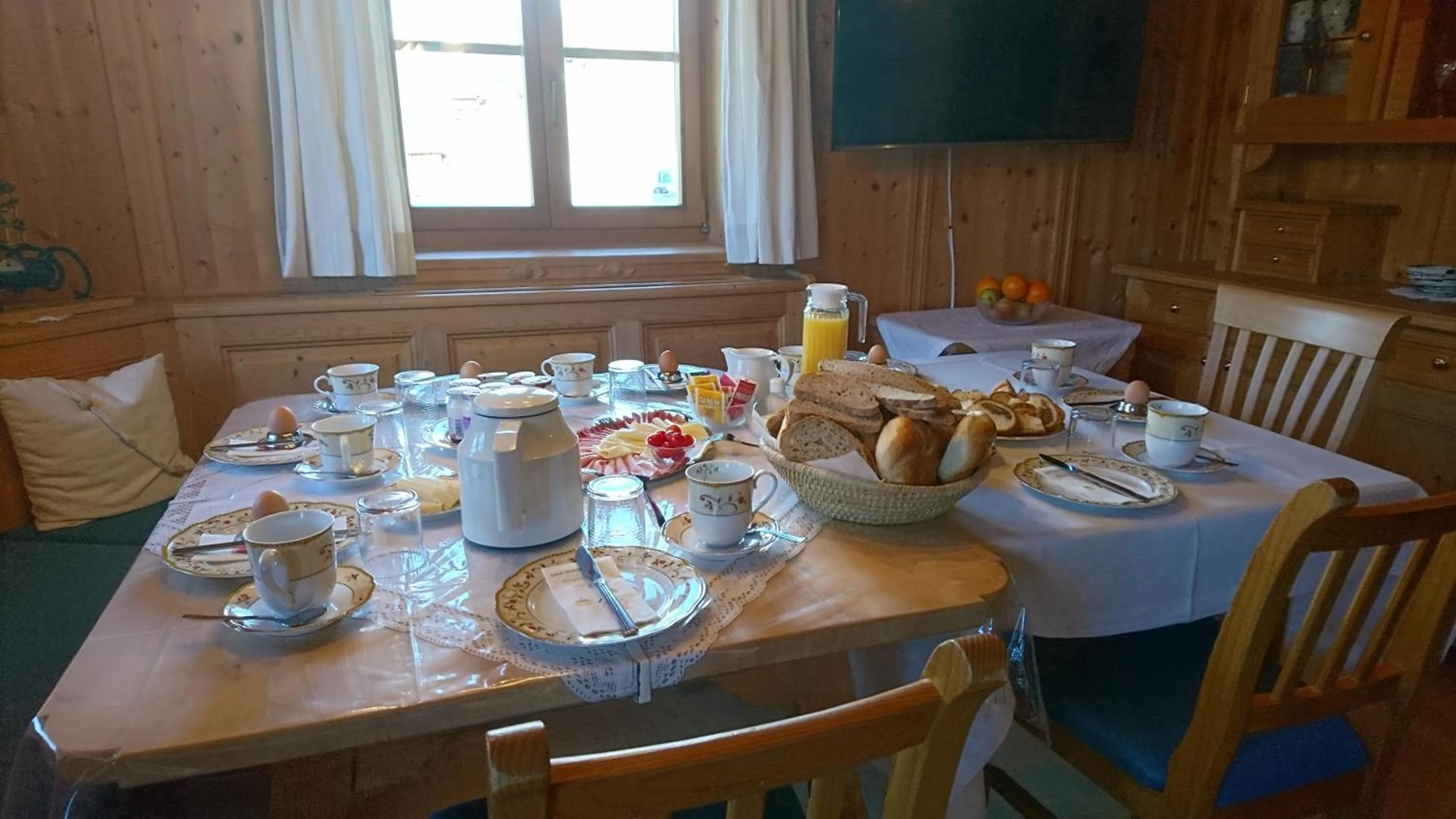 Breakfast in Apartmenthaus Gutwenger