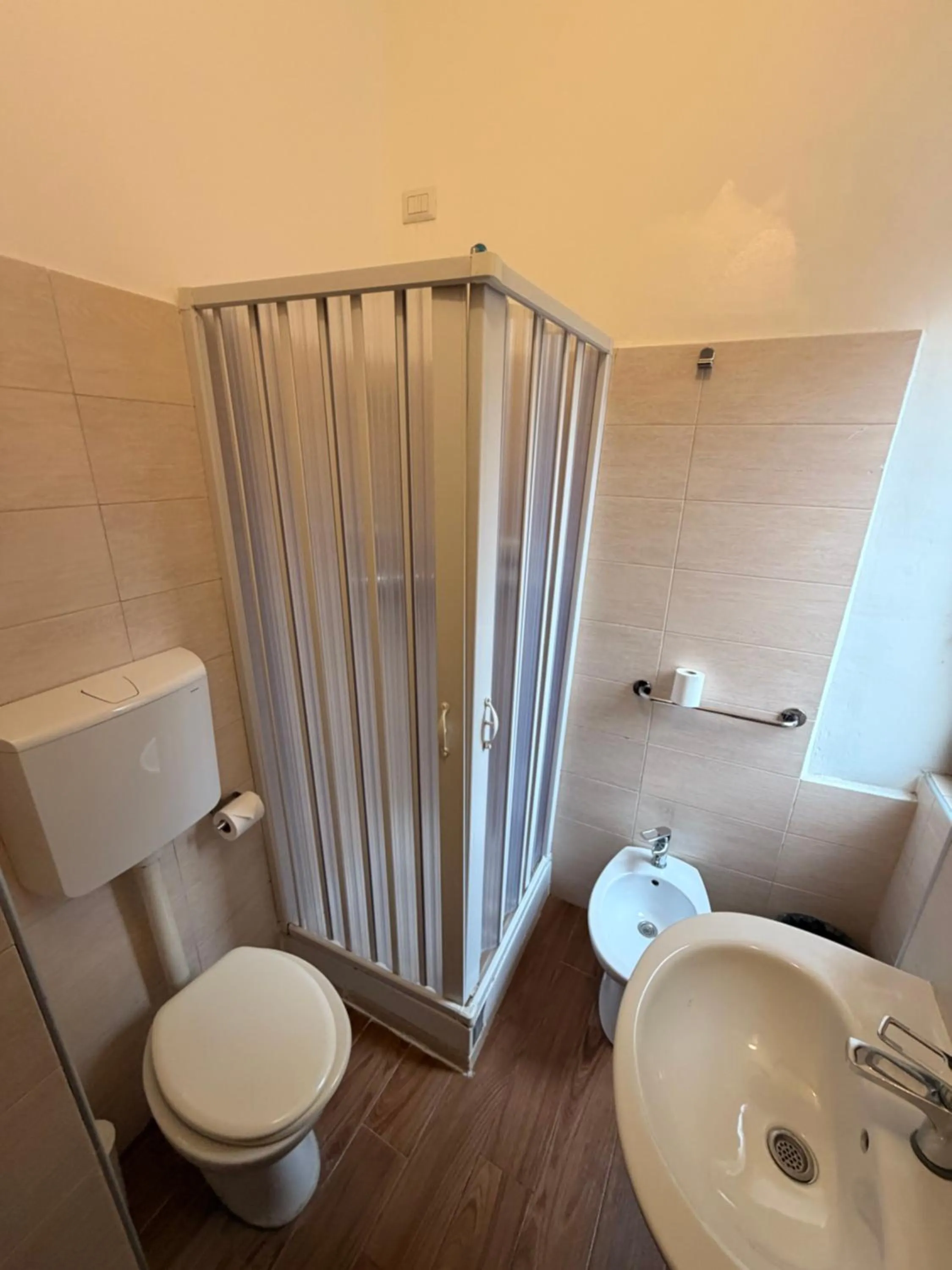 Shower in Albergo Corvetto Corso Lodi
