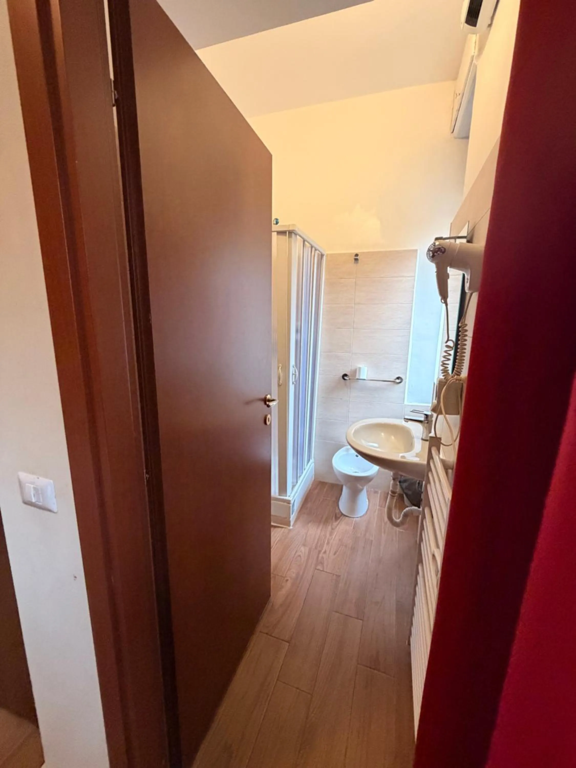 Shower in Albergo Corvetto Corso Lodi