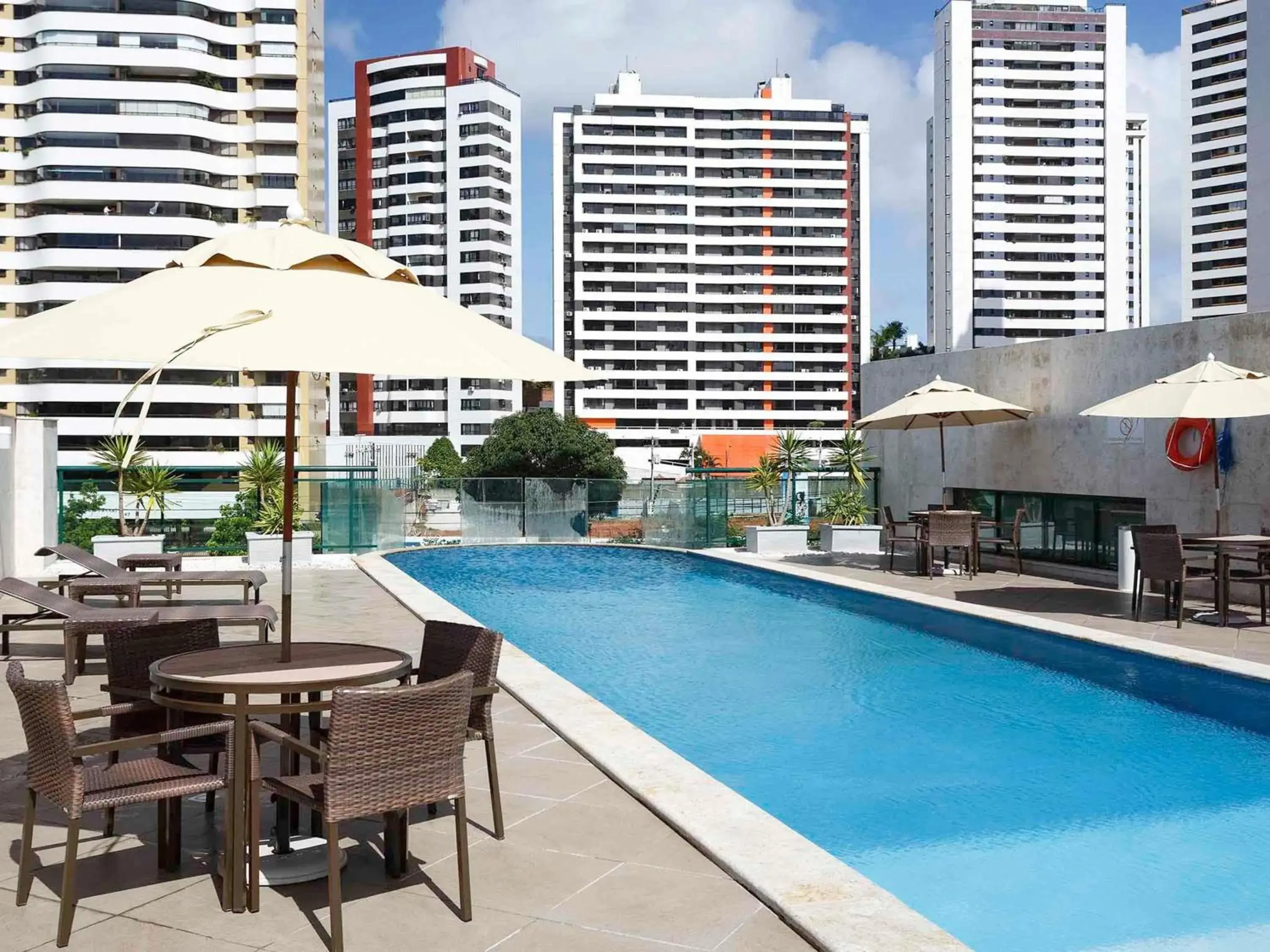 Property building in Mercure Salvador Pituba Property building in Mercure Salvador Pituba