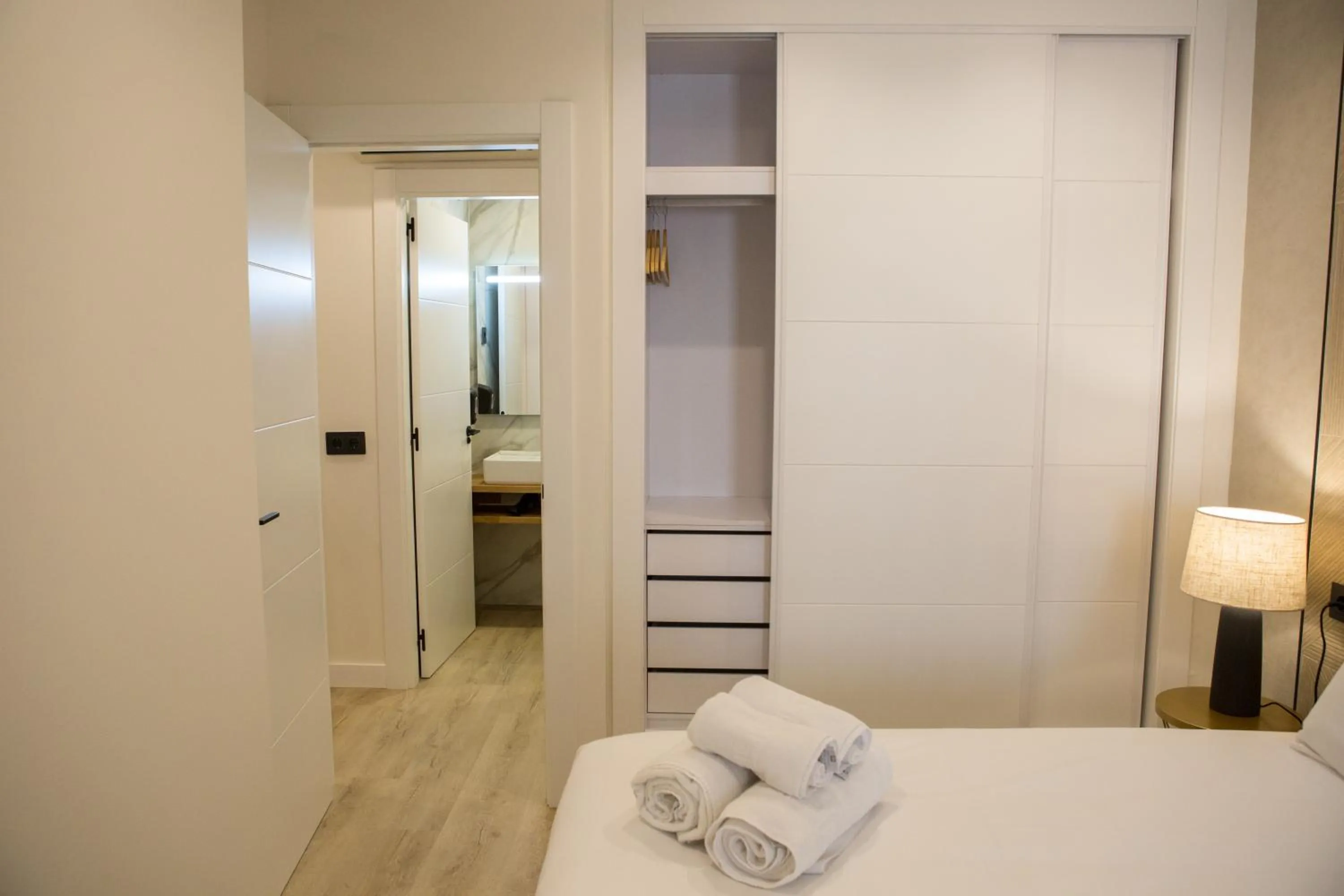 Bathroom, Bed in Apartamentos Málaga Premium - Calle San Telmo