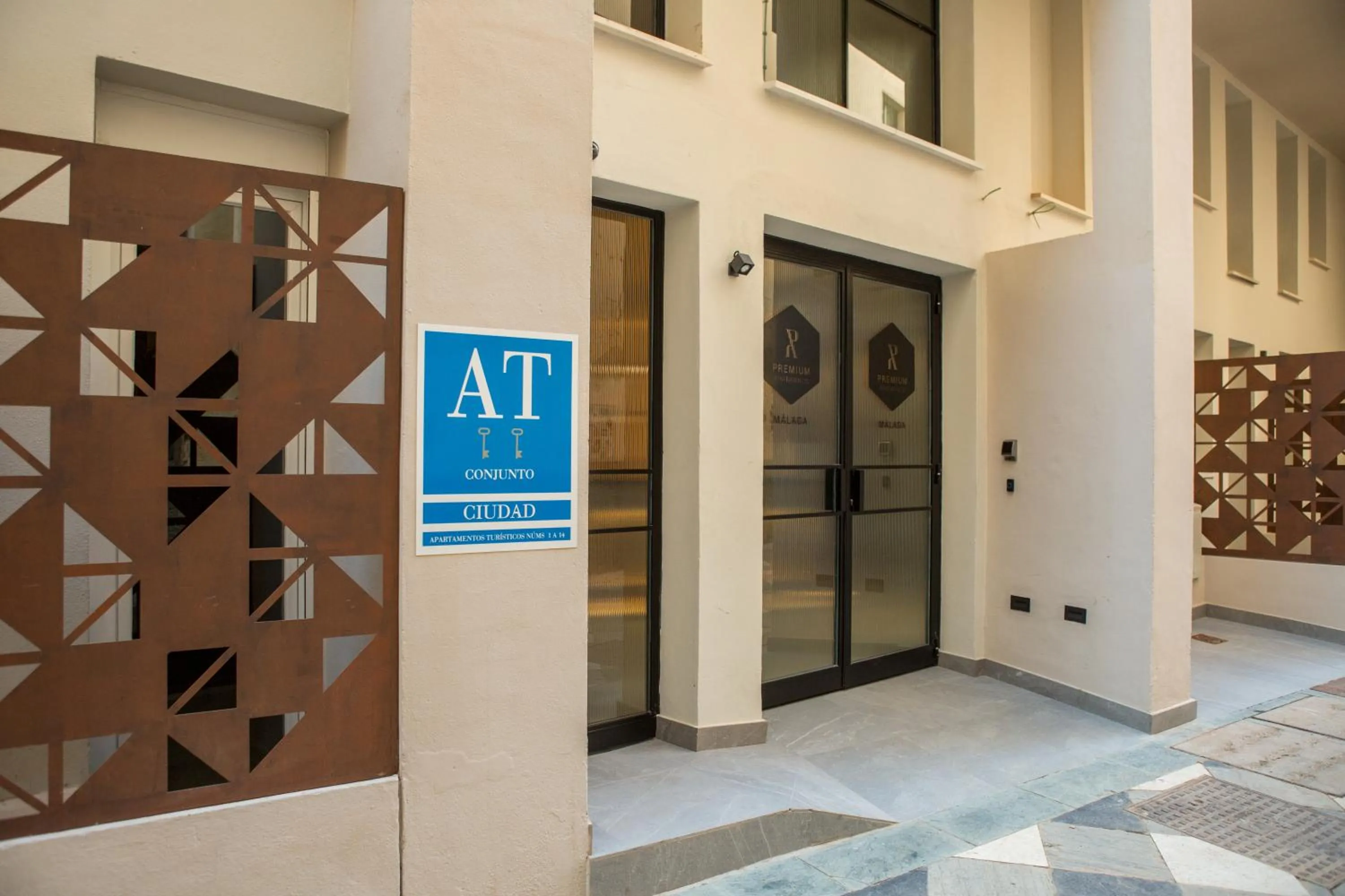 Facade/entrance in Apartamentos Málaga Premium - Calle San Telmo