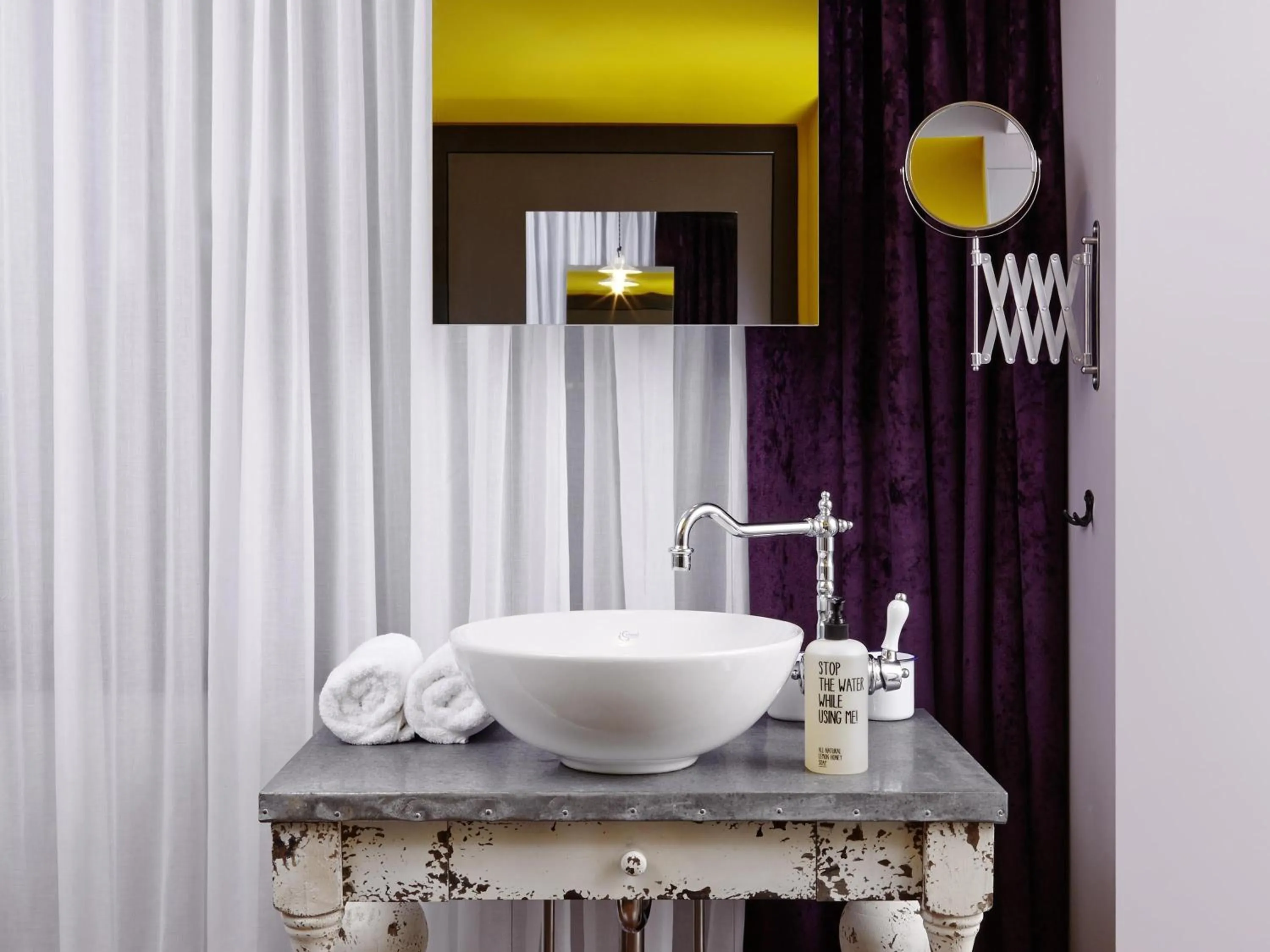 Bedroom in 25hours Hotel beim MuseumsQuartier