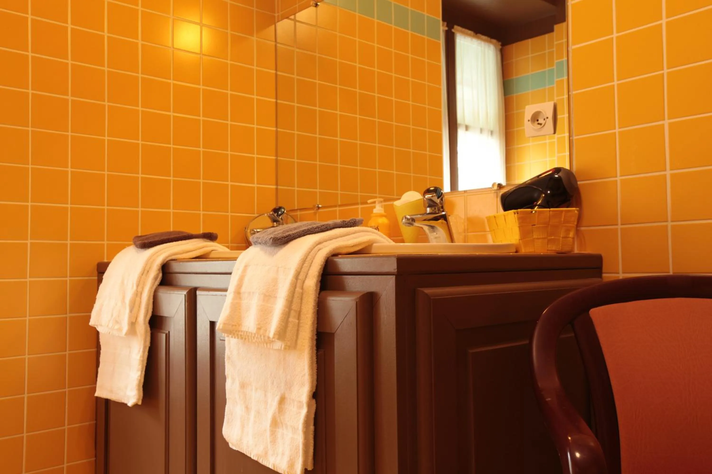 Bathroom in L'Oree Du Château