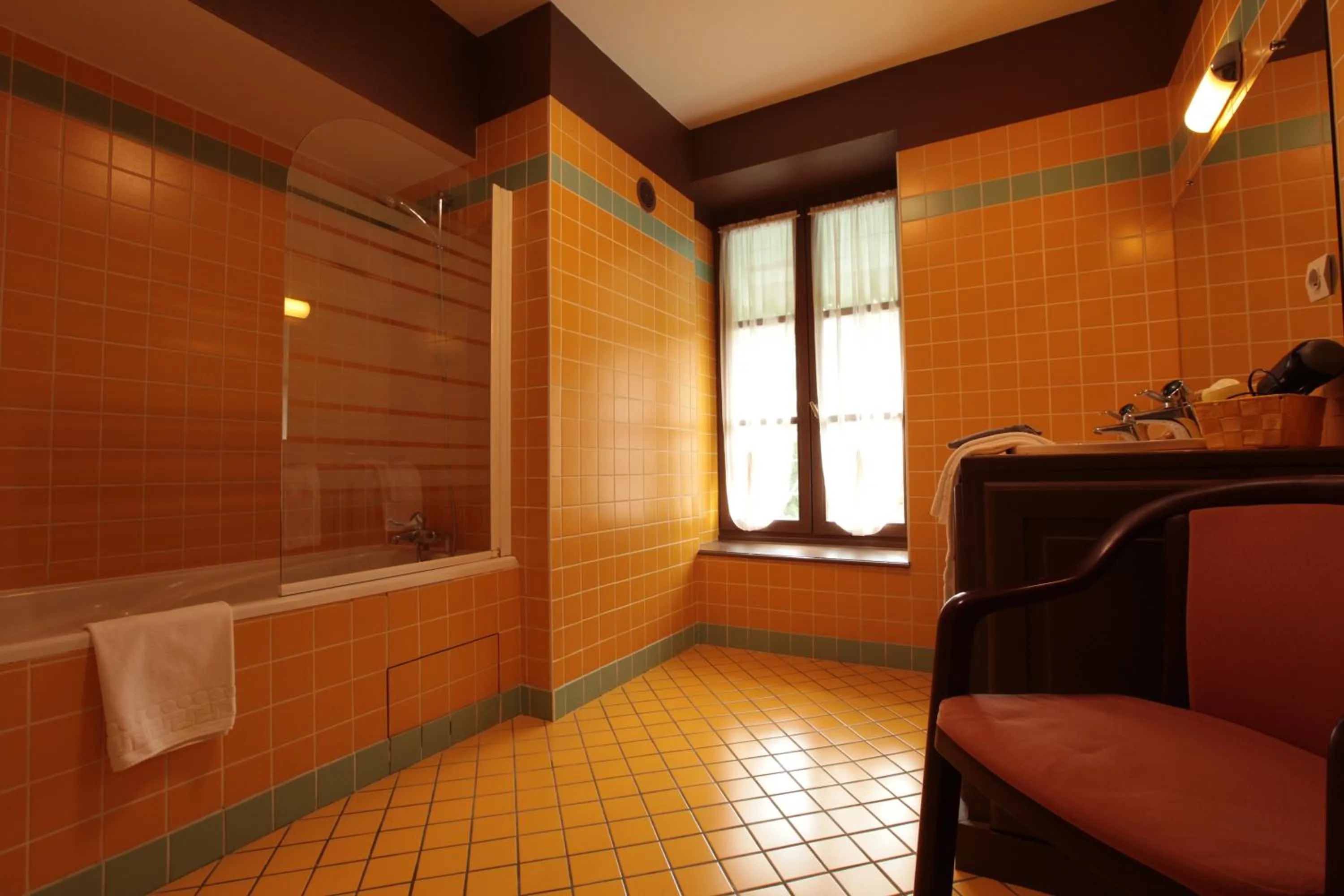 Bathroom in L'Oree Du Château