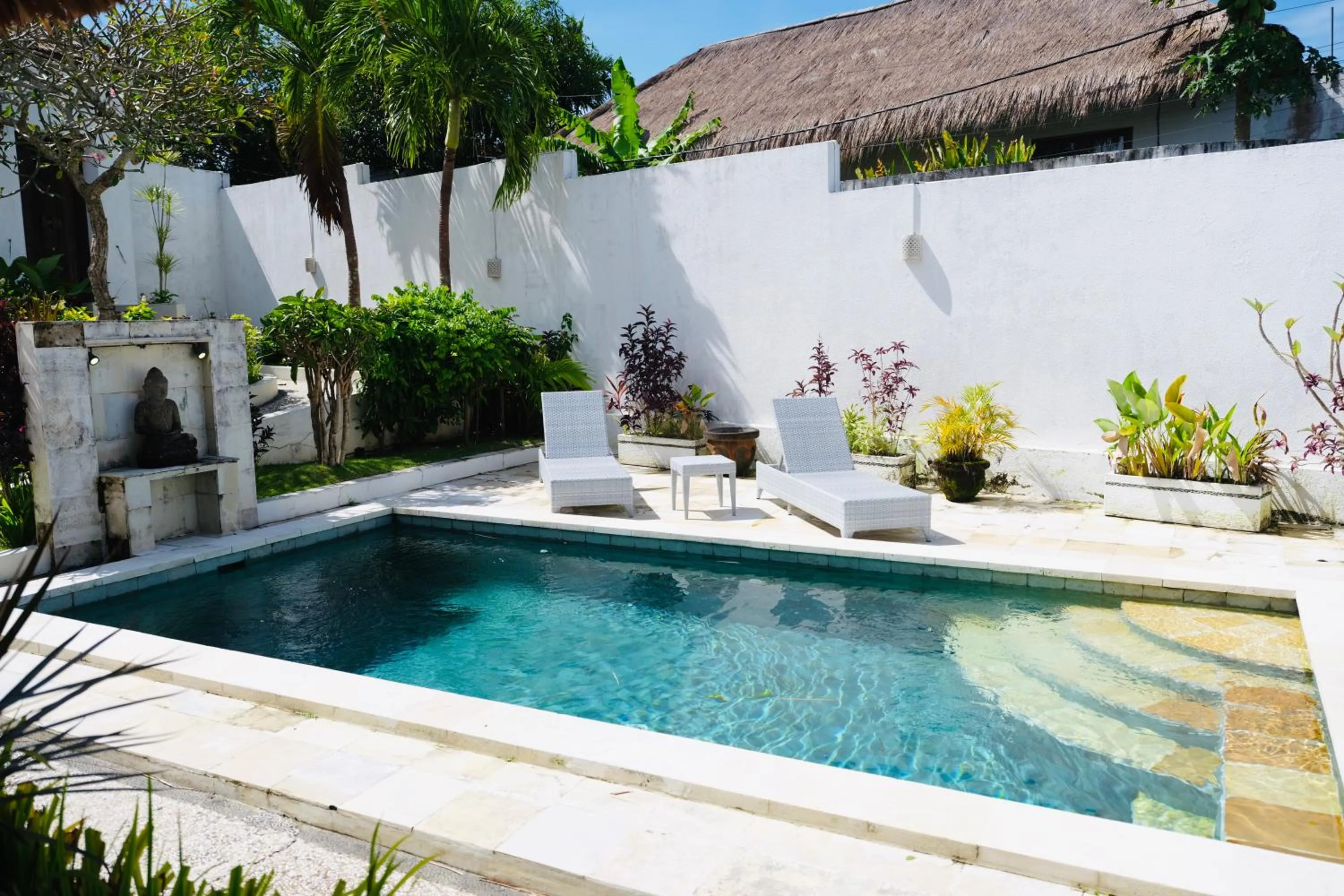 Swimming pool in Villa Leelavadee