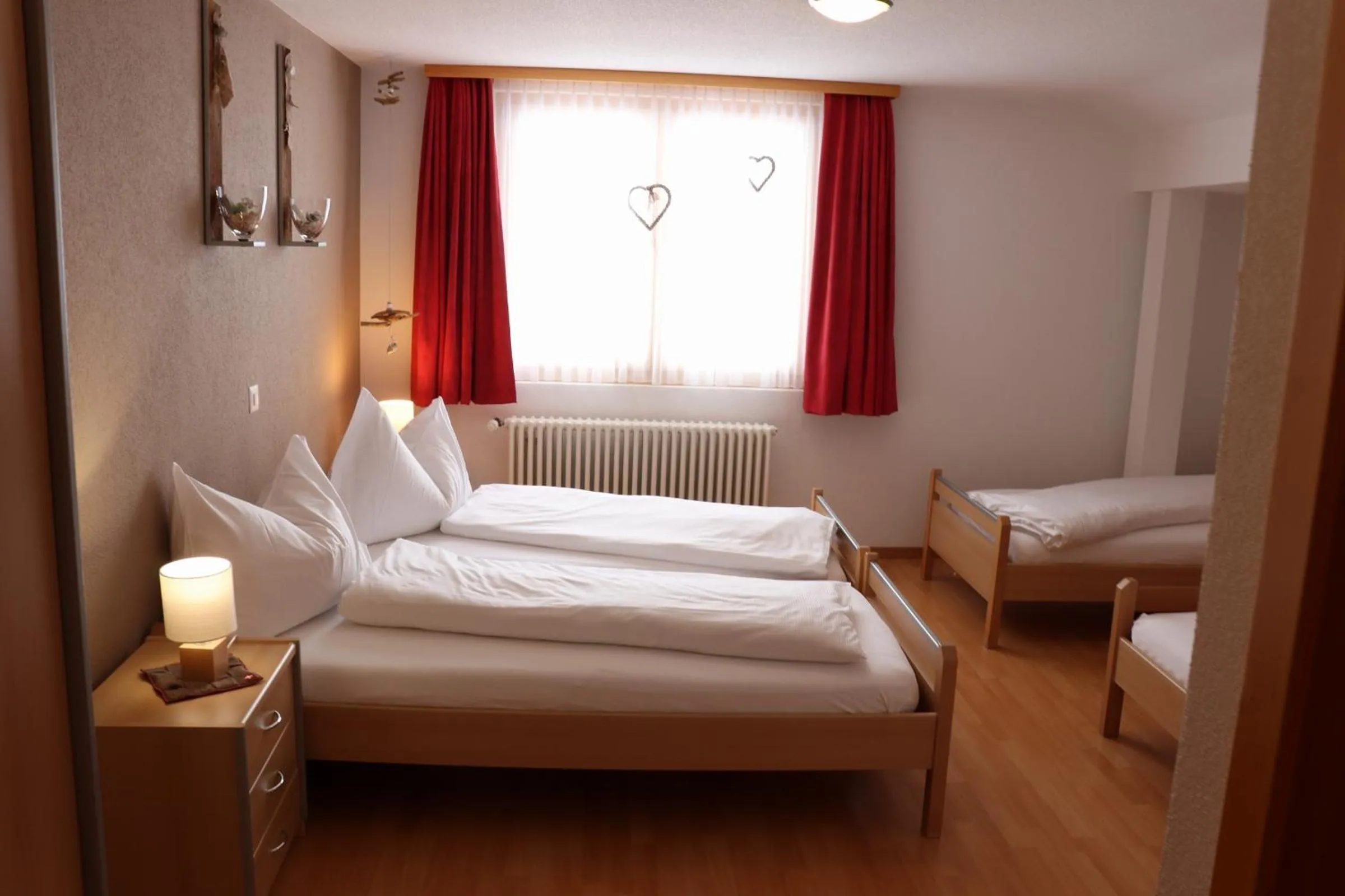 Photo of the whole room in Hotel-Restaurant Ronalp