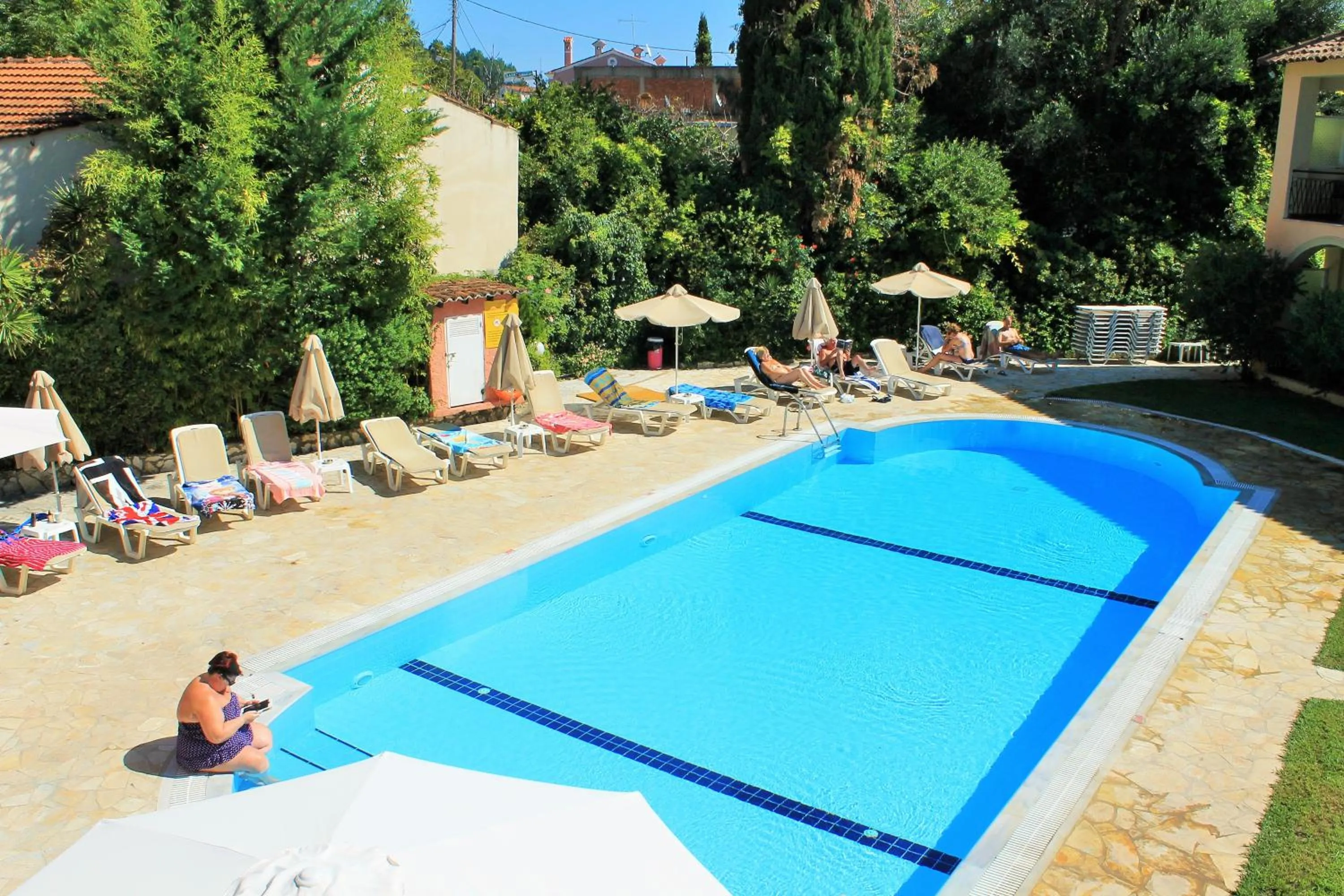 Day in Annaliza Apartments