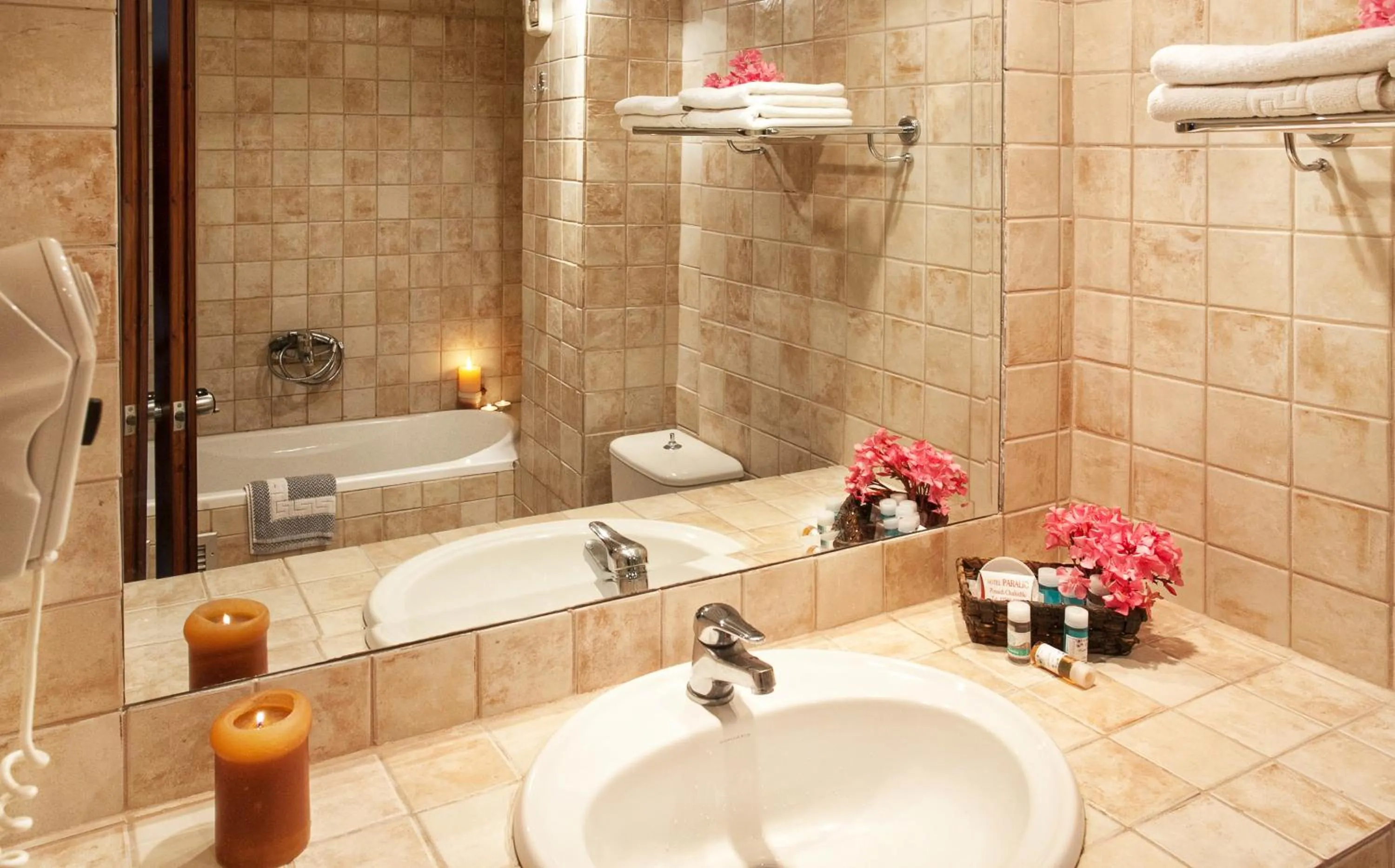 Bathroom in Hotel Paralio