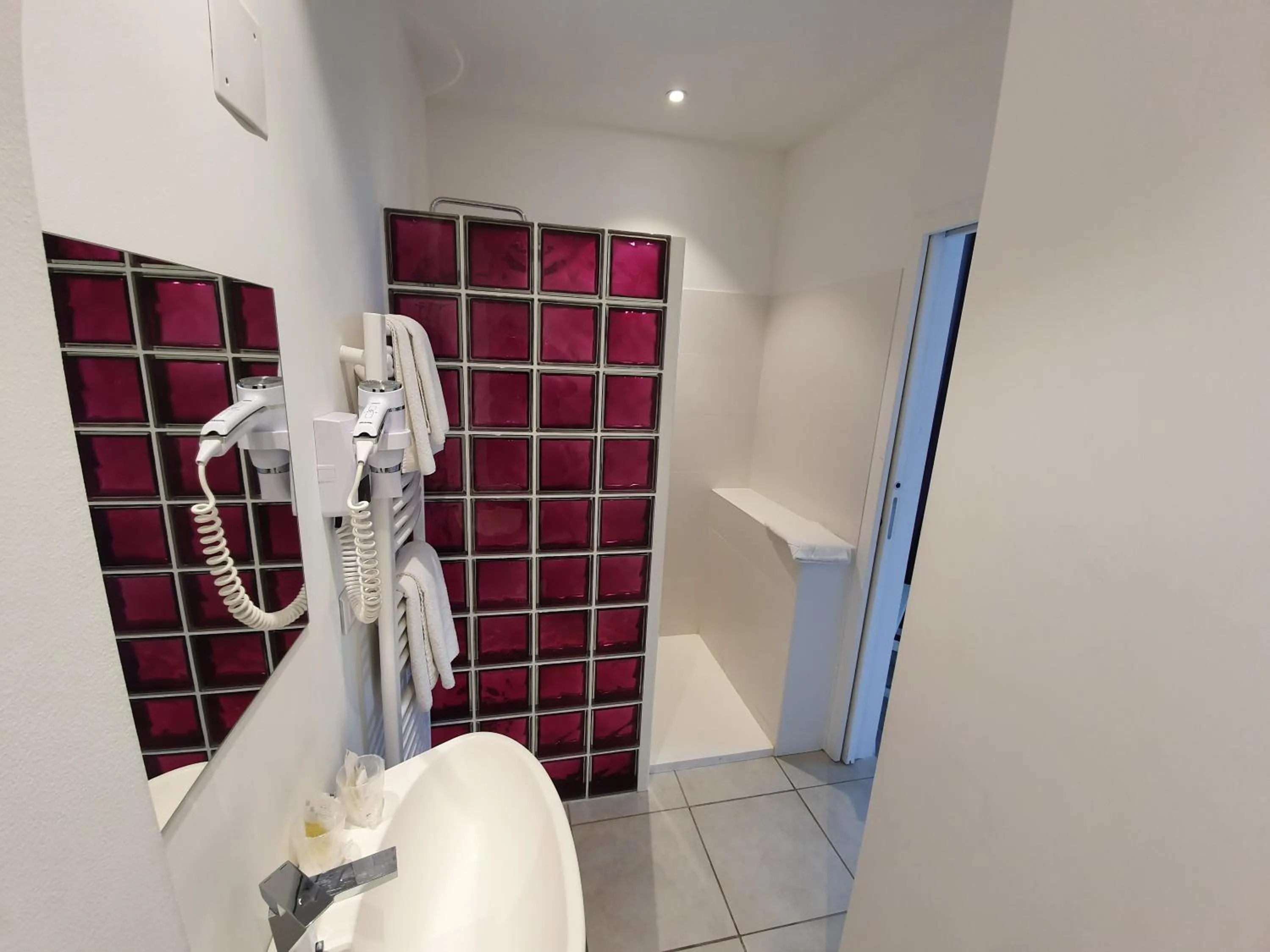 Bathroom in Hôtel Les 3 Terrasses