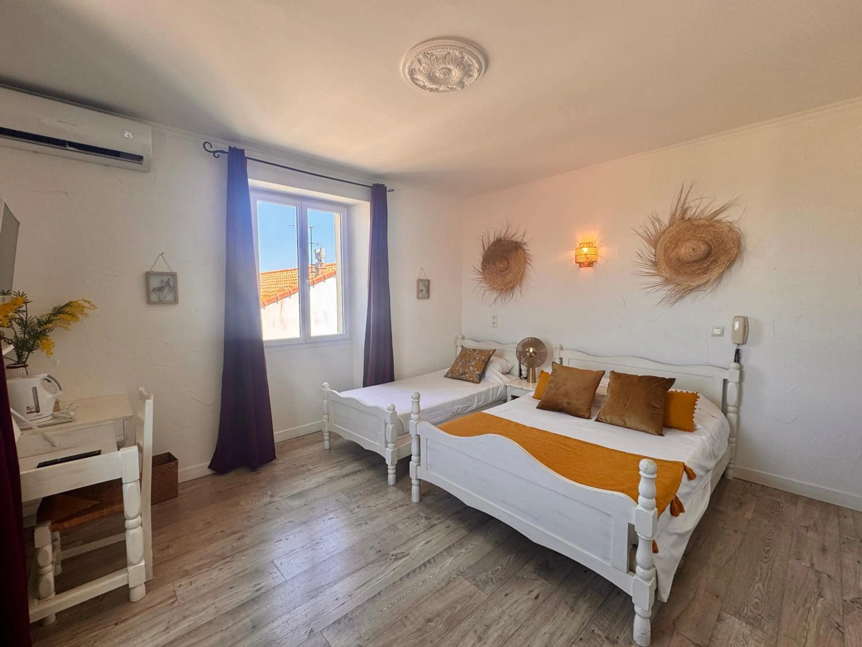 Bed in Hôtel Les 3 Terrasses