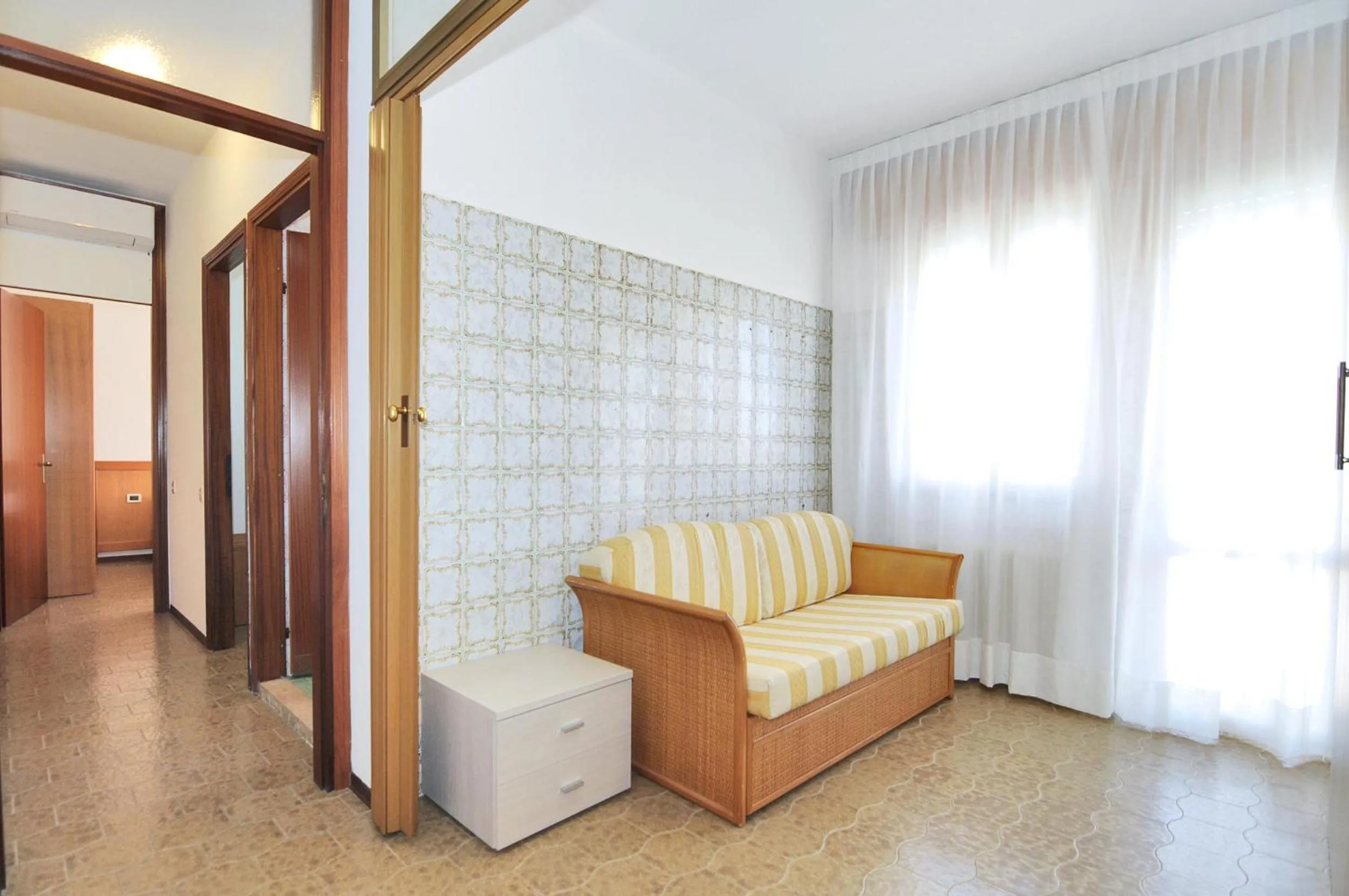 Seating area, Bed in Venus Best Price