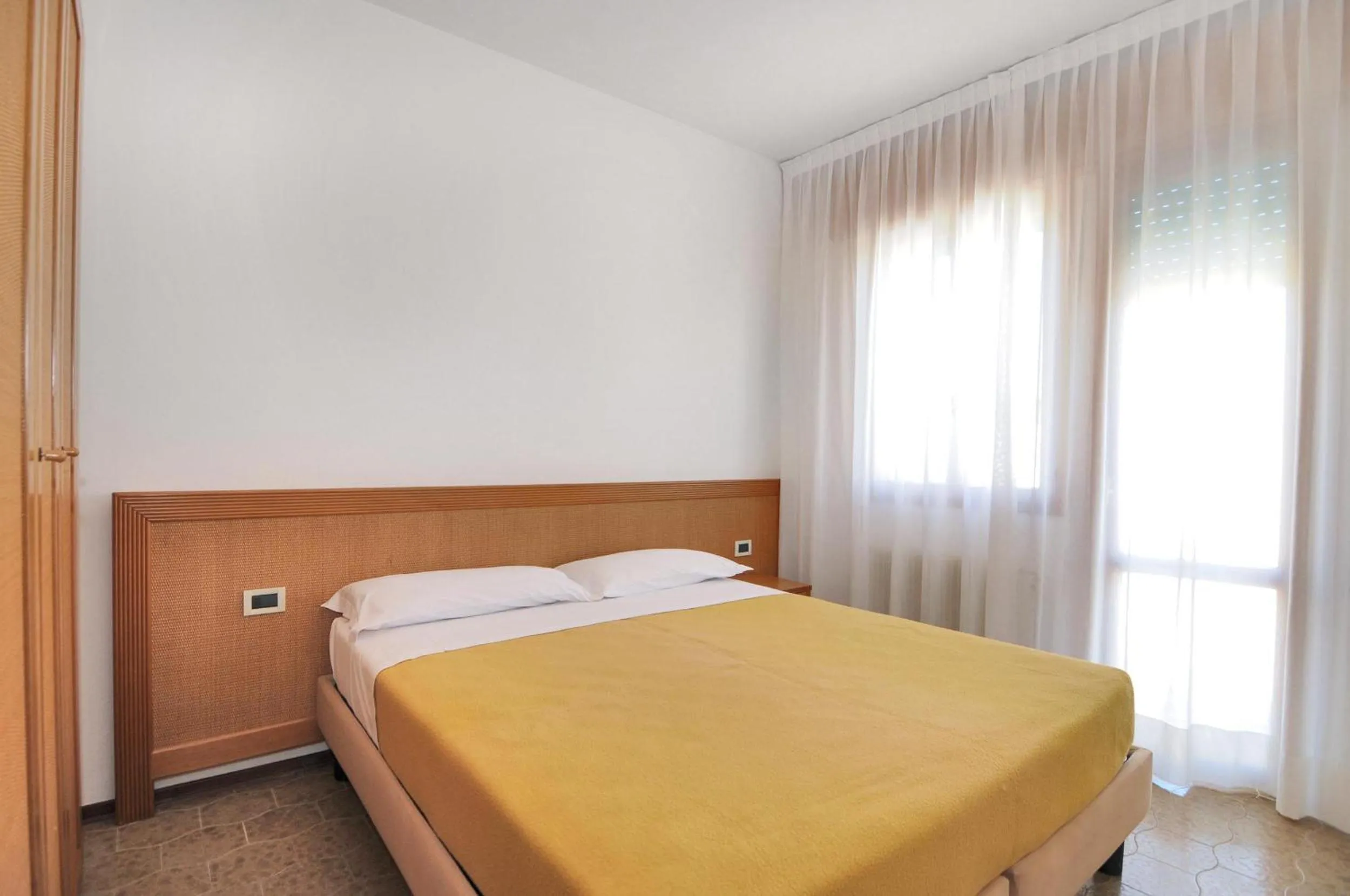 Bedroom, Bed in Venus Best Price