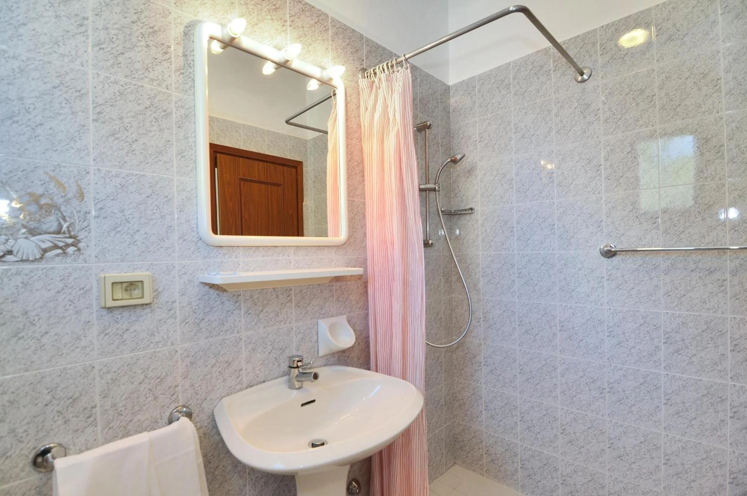 Bathroom in Venus Best Price