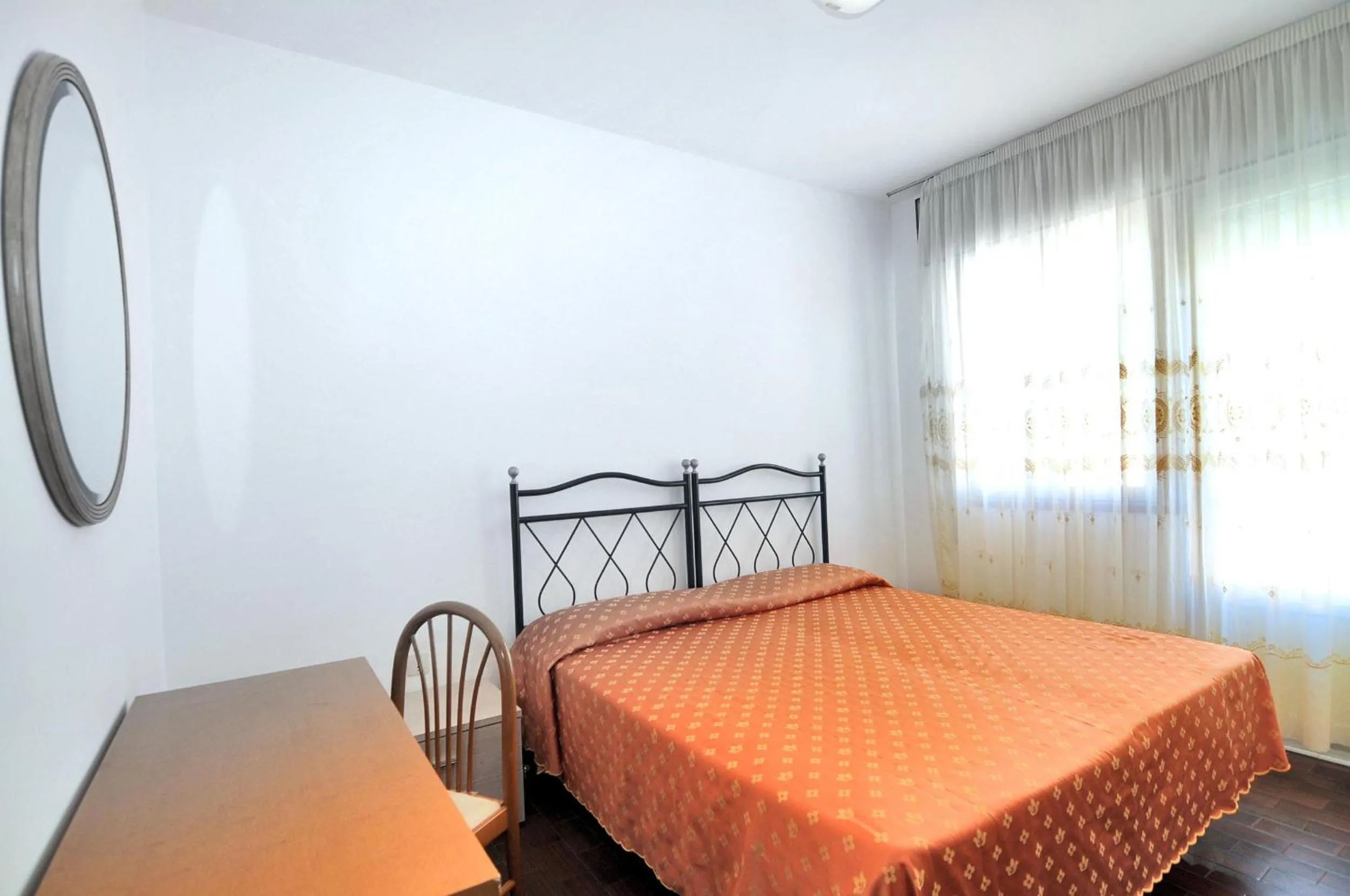 Bedroom, Bed in Venus Best Price