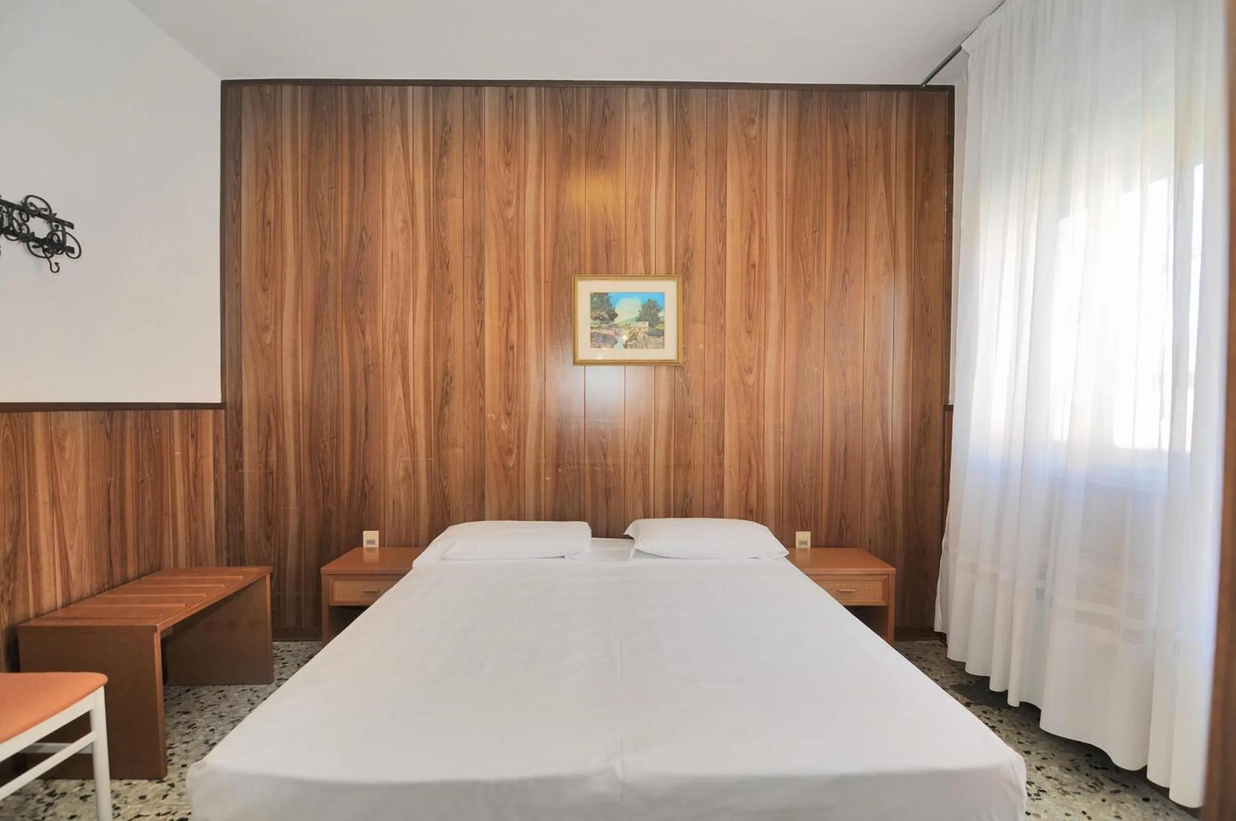 Bedroom, Bed in Venus Best Price