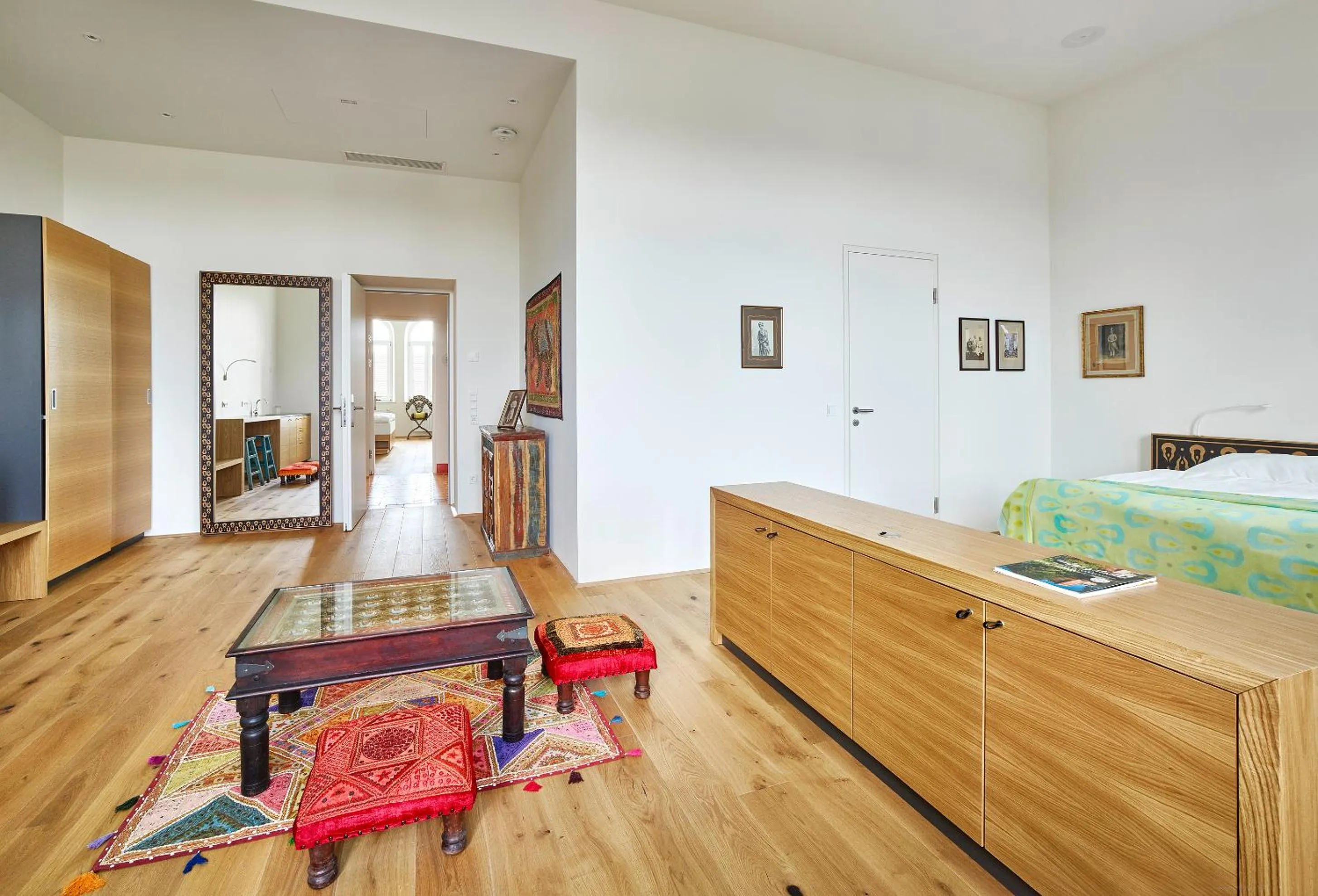 Photo of the whole room, Bed in Gabrium