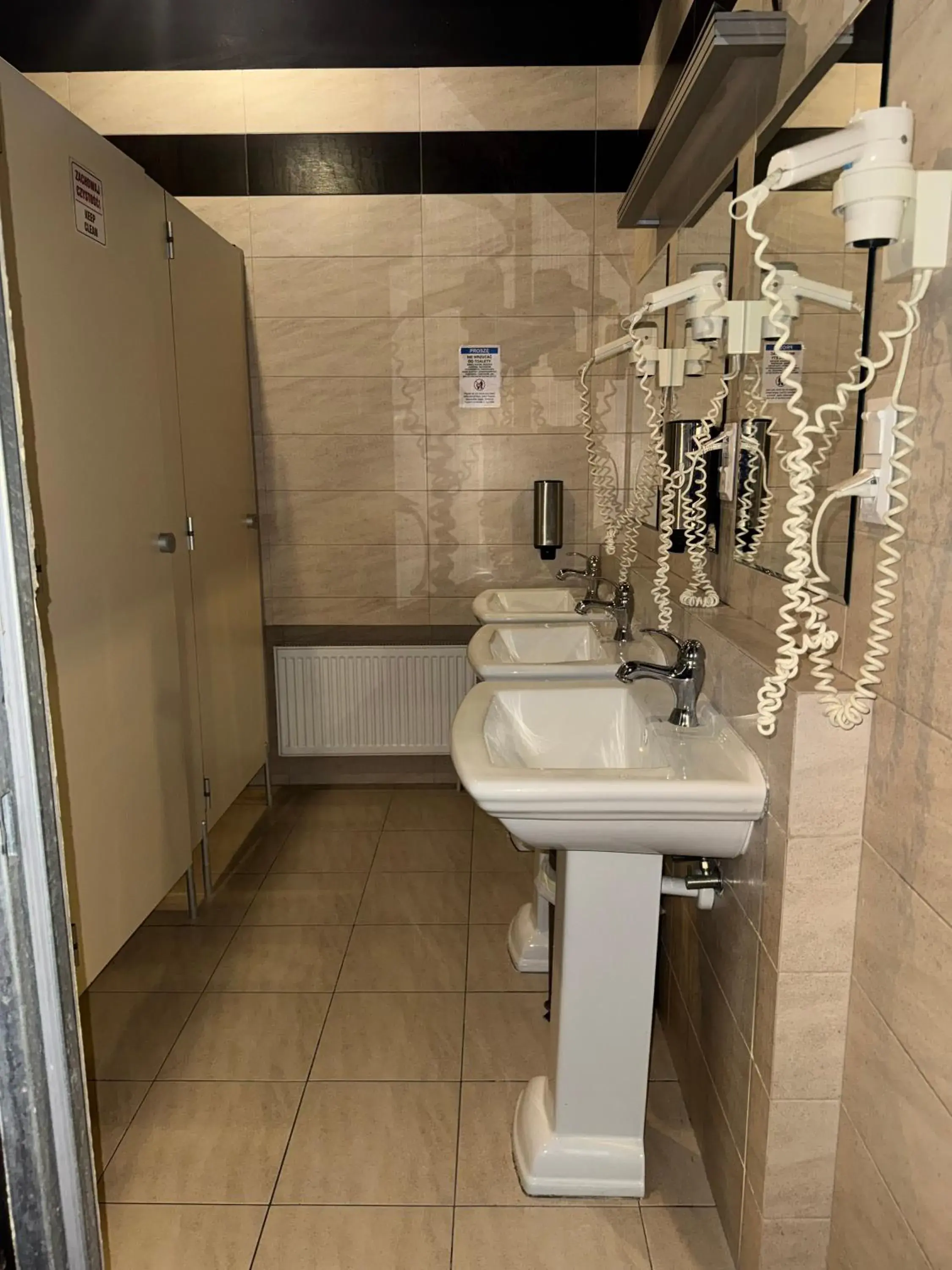 Double Room with Shared Bathroom in Loft Car Factory Double Room with Shared Bathroom in Loft Car Factory